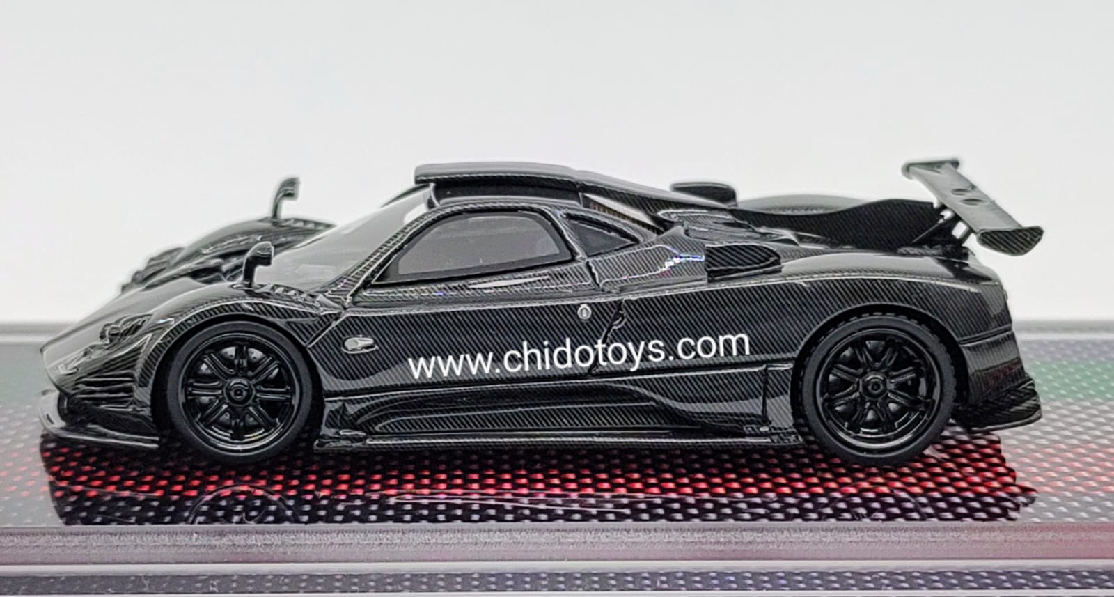 Auto a escala marca U2, Modelo Pagani Zonda 760LH - Chido Toys