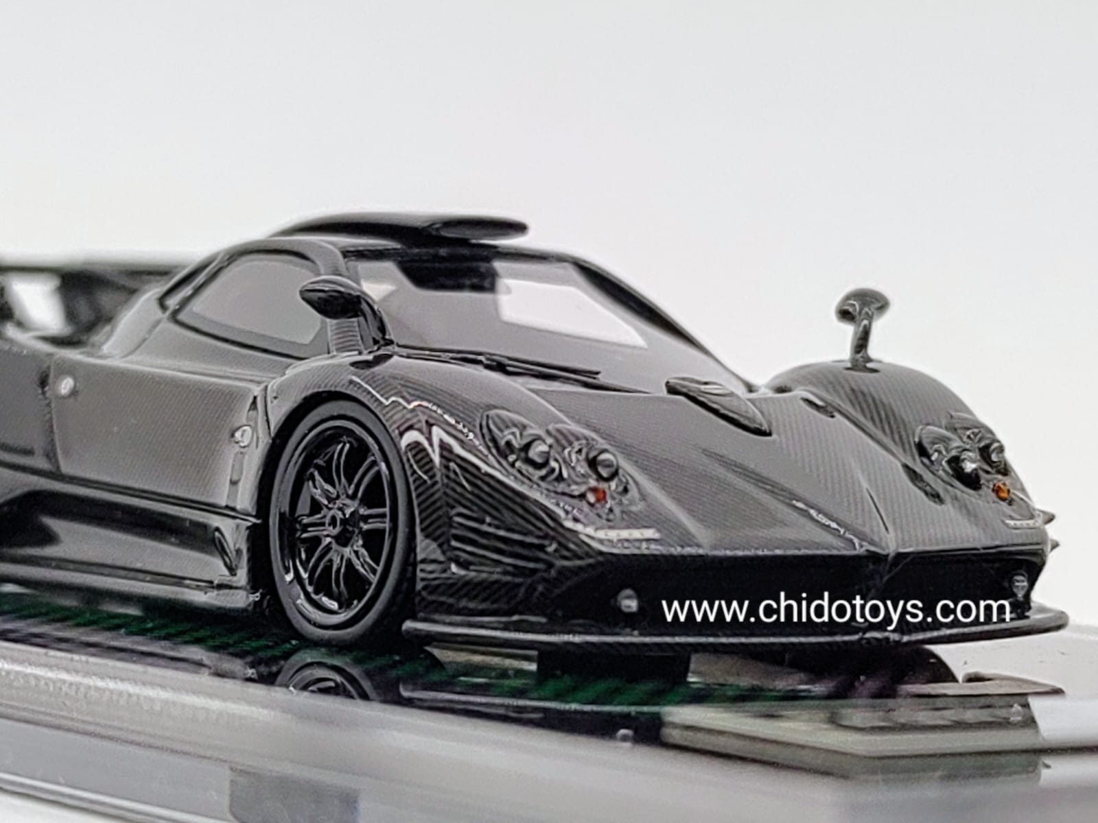 Auto a escala marca U2, Modelo Pagani Zonda 760LH - Chido Toys