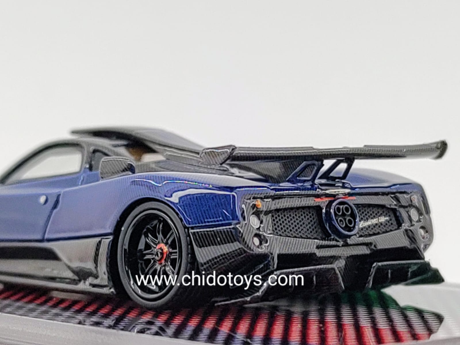 Auto a escala marca U2, Modelo Pagani Zonda 760LH - Chido Toys