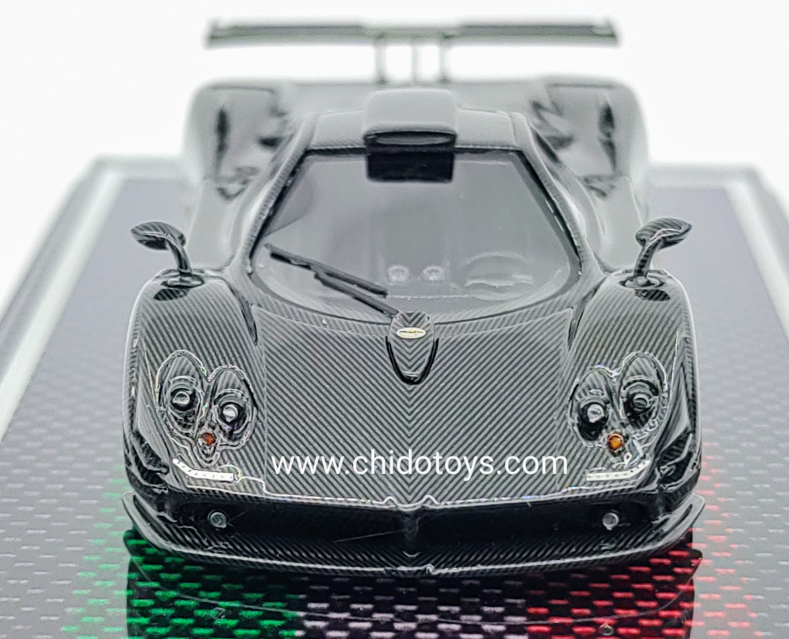 Auto a escala marca U2, Modelo Pagani Zonda 760LH - Chido Toys