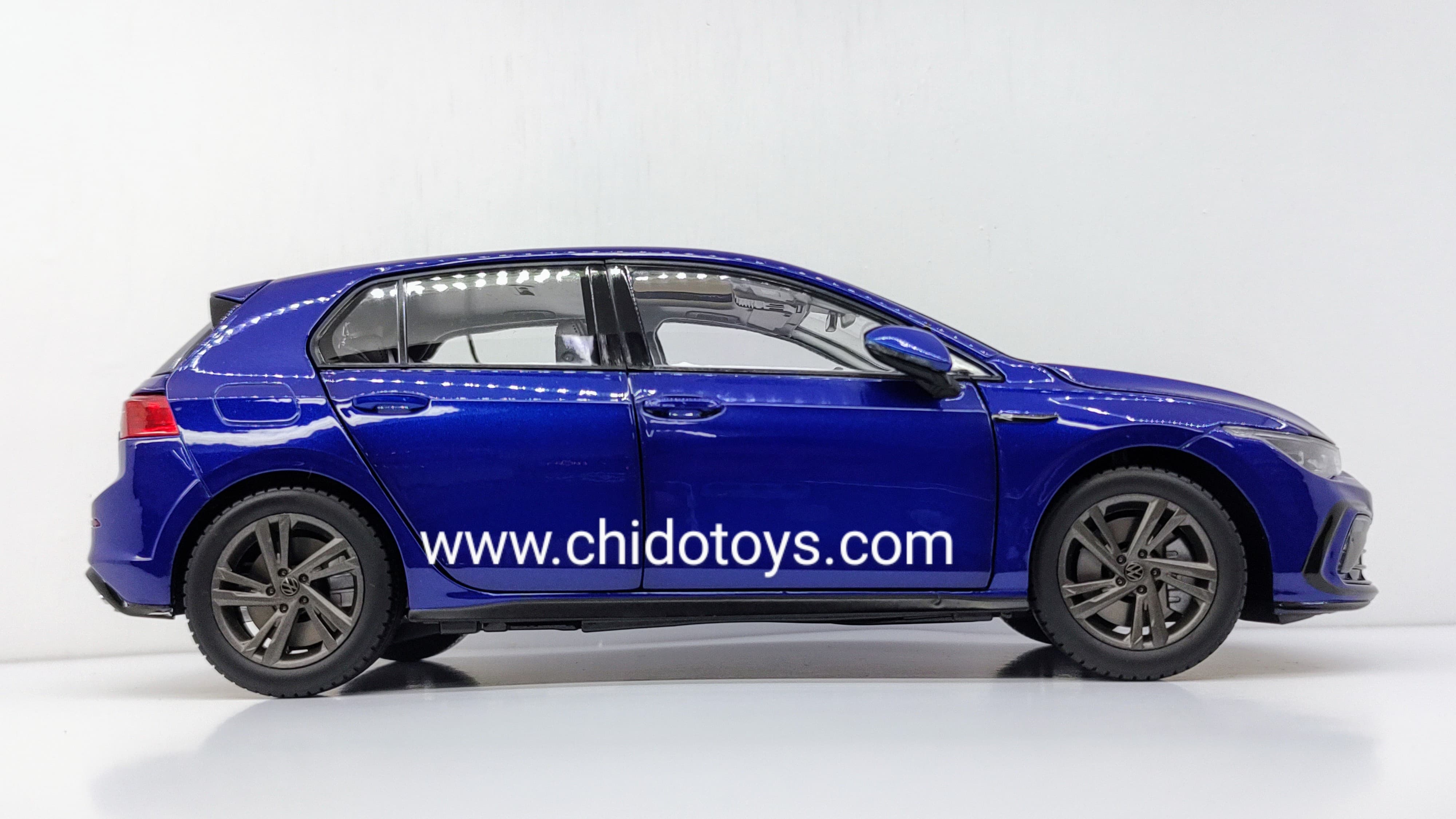 Auto a escala The All New Digital Golf R - Line - Chido Toys