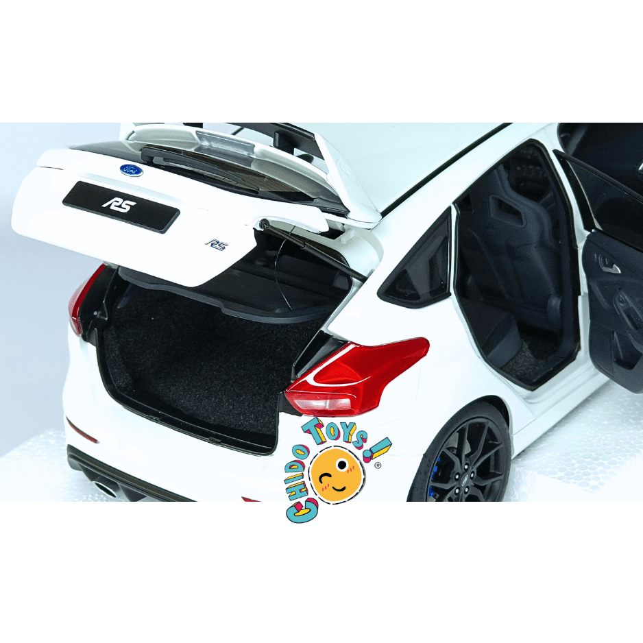 AUTOart Ford Focus RS 2016 1:18 Frozen White con aperturas - Chido Toys