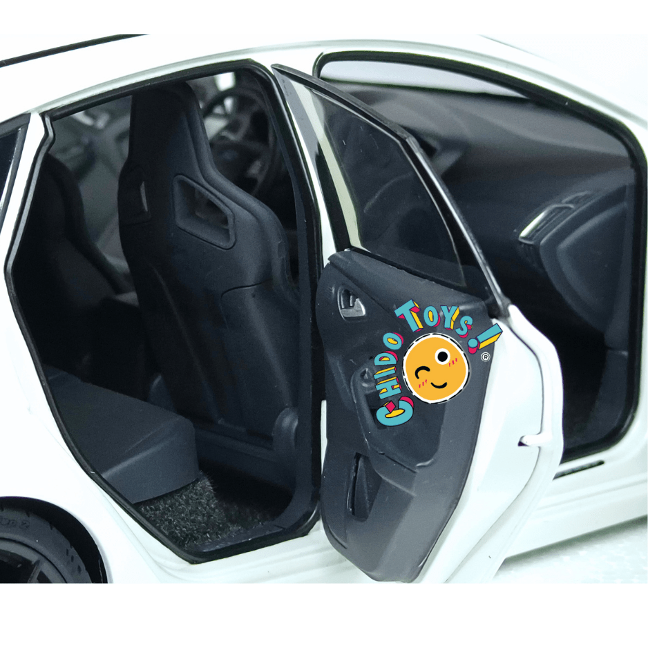 AUTOart Ford Focus RS 2016 1:18 Frozen White con aperturas - Chido Toys