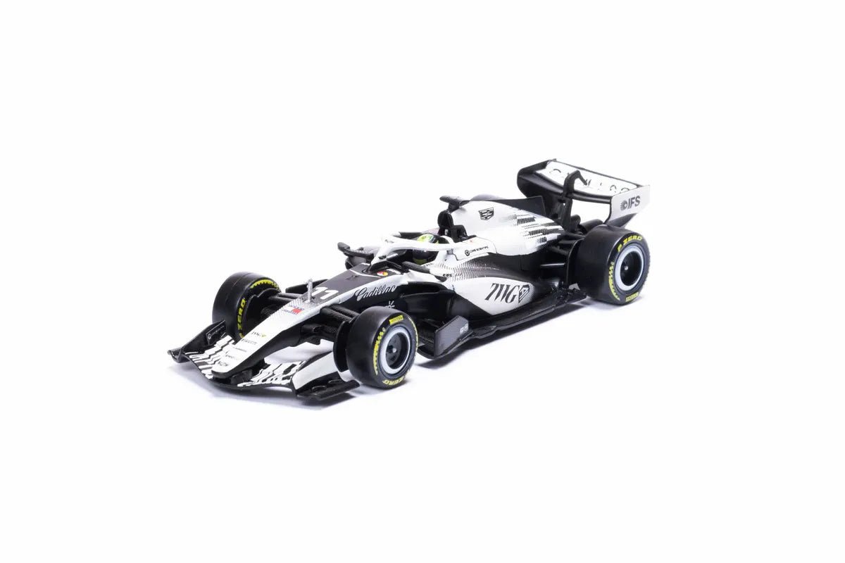 Bburago Cadillac F1 MAC-26 Sergio Pérez #11 1:43 con capelo y casco - Chido Toys