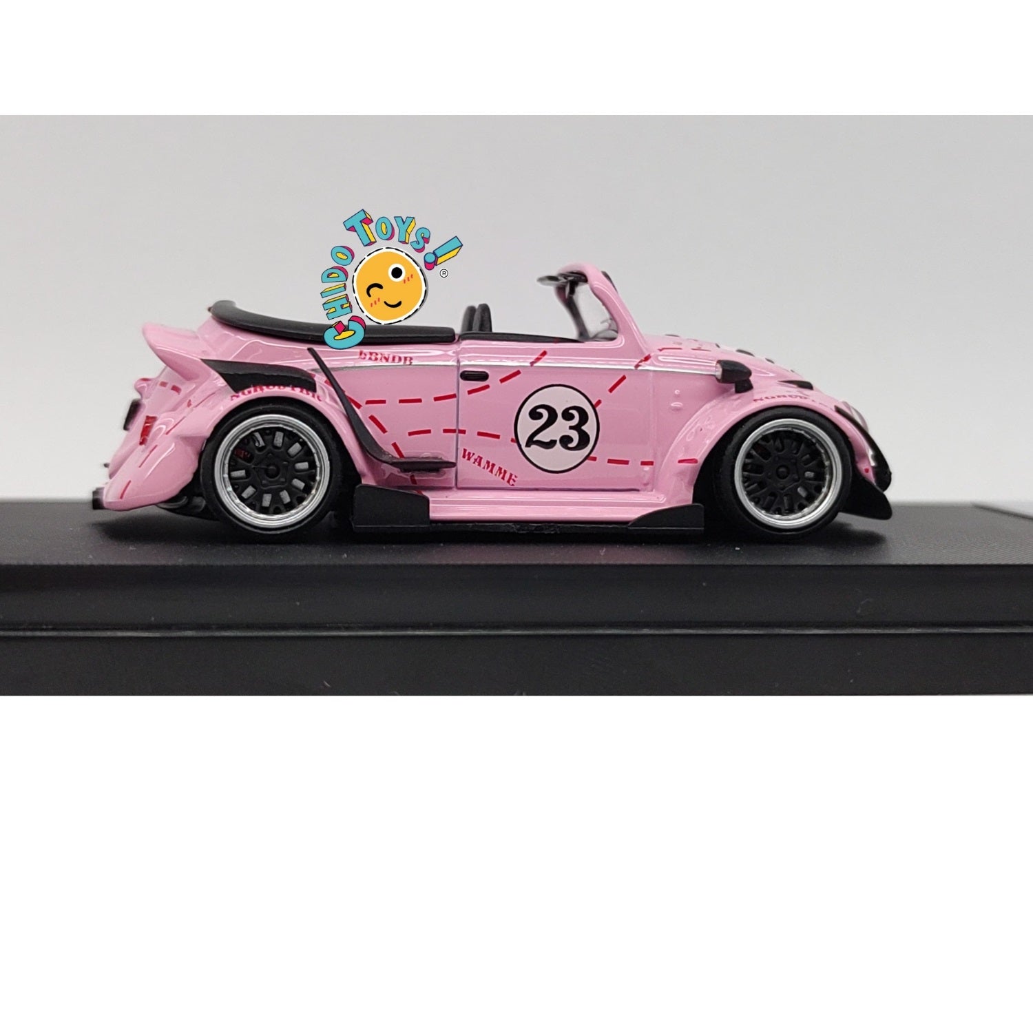 Beetle RWB Pink 1:64 – Edición HKM con Techo Removible - Chido Toys