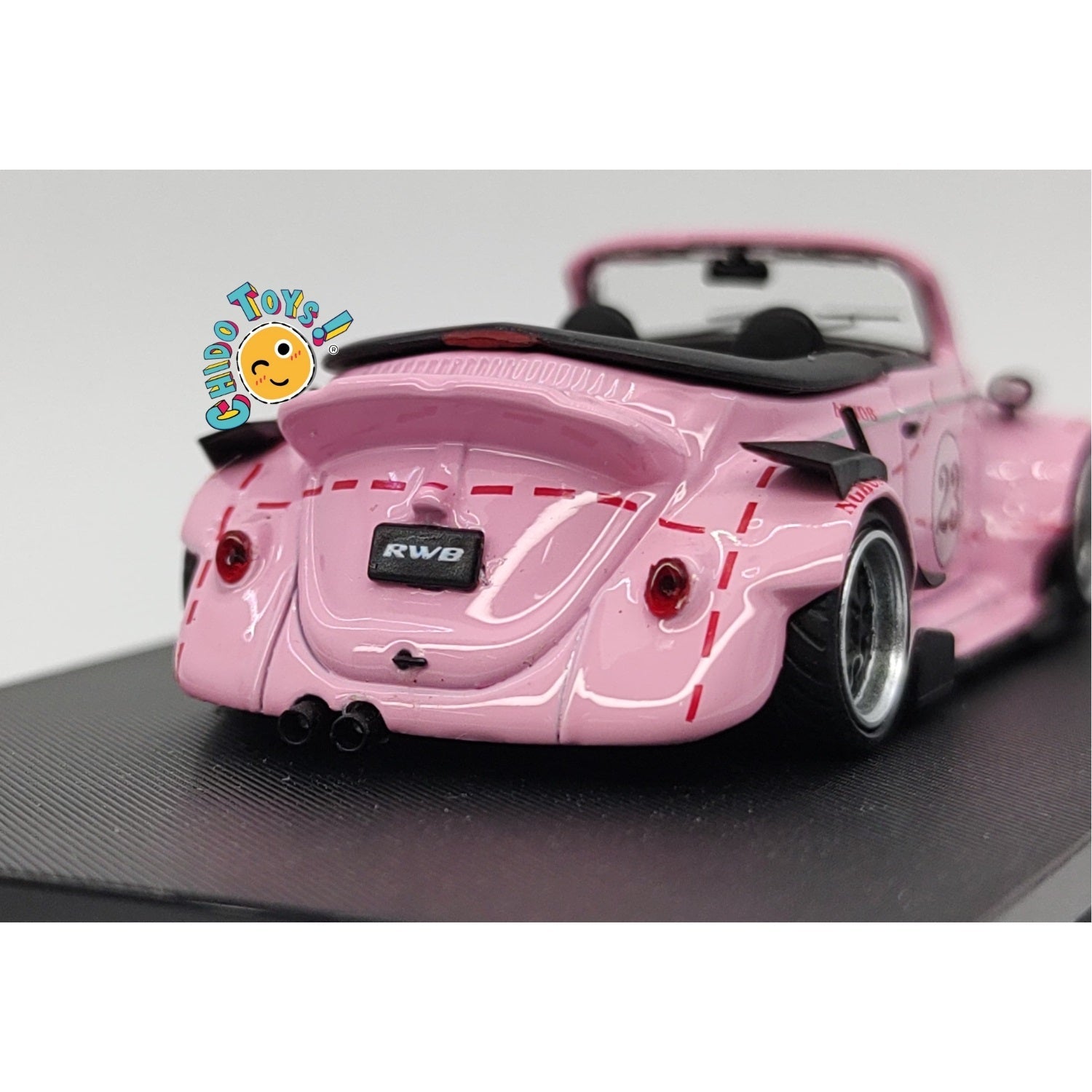 Beetle RWB Pink 1:64 – Edición HKM con Techo Removible - Chido Toys