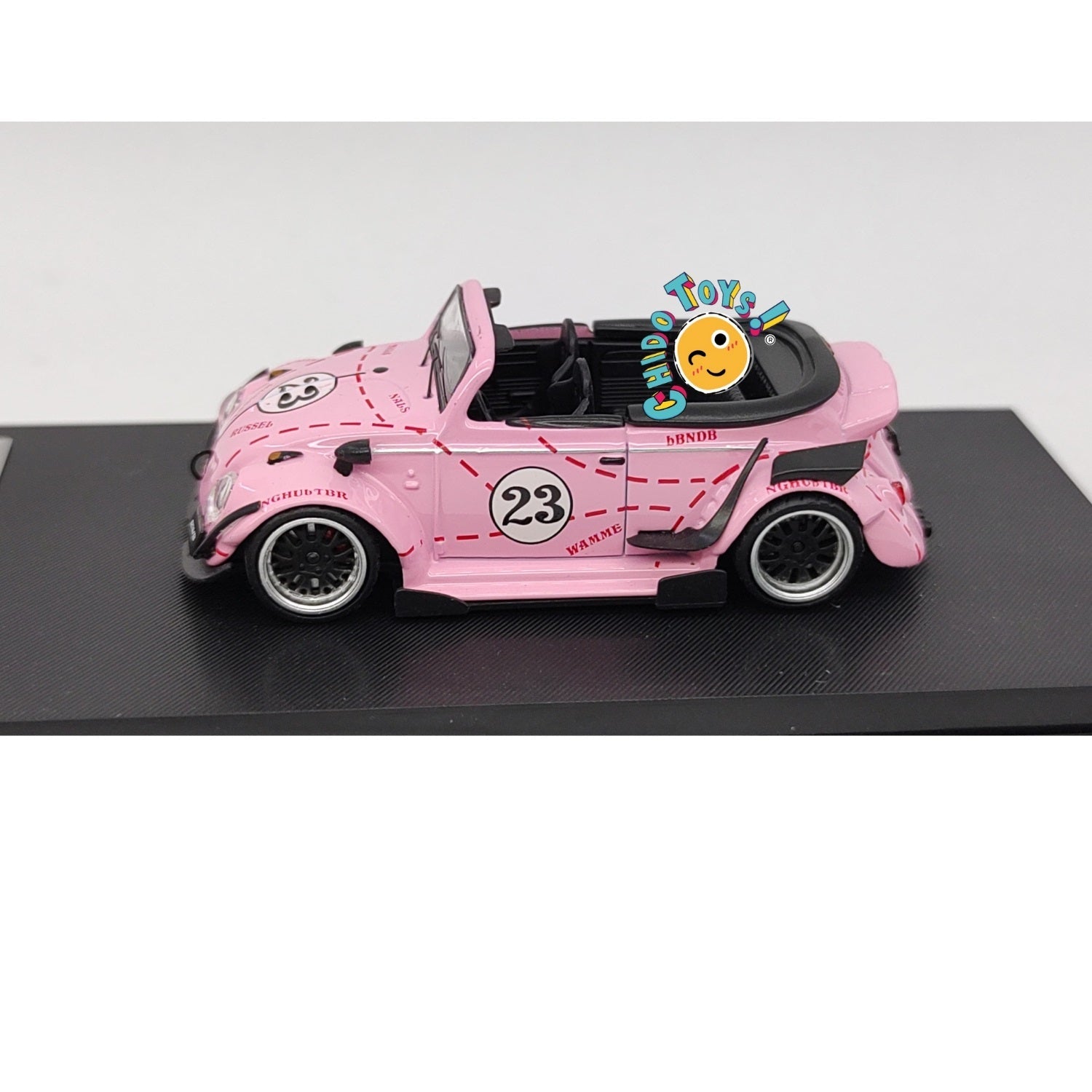 Beetle RWB Pink 1:64 – Edición HKM con Techo Removible - Chido Toys