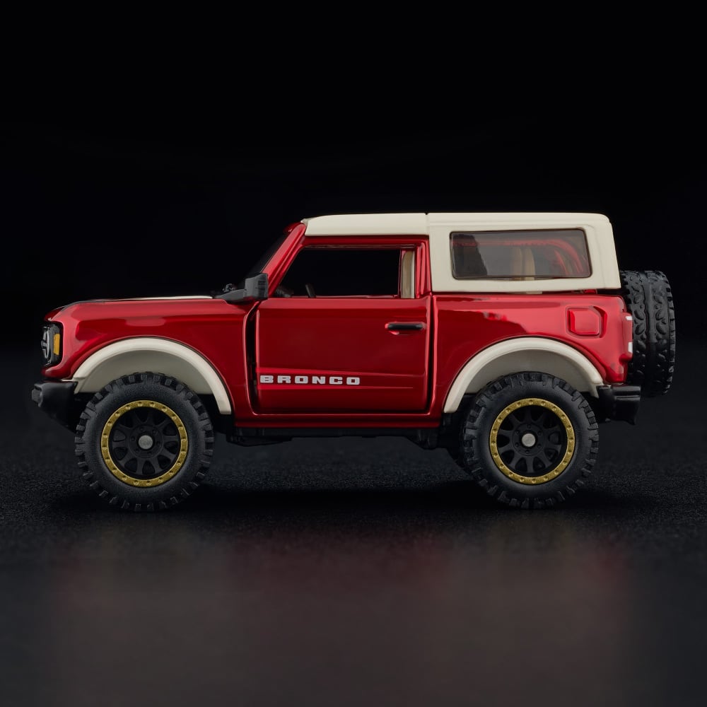 Hot Wheels RLC 2021 Ford Bronco 1:64 Spectraflame Red con puertas y techo removibles