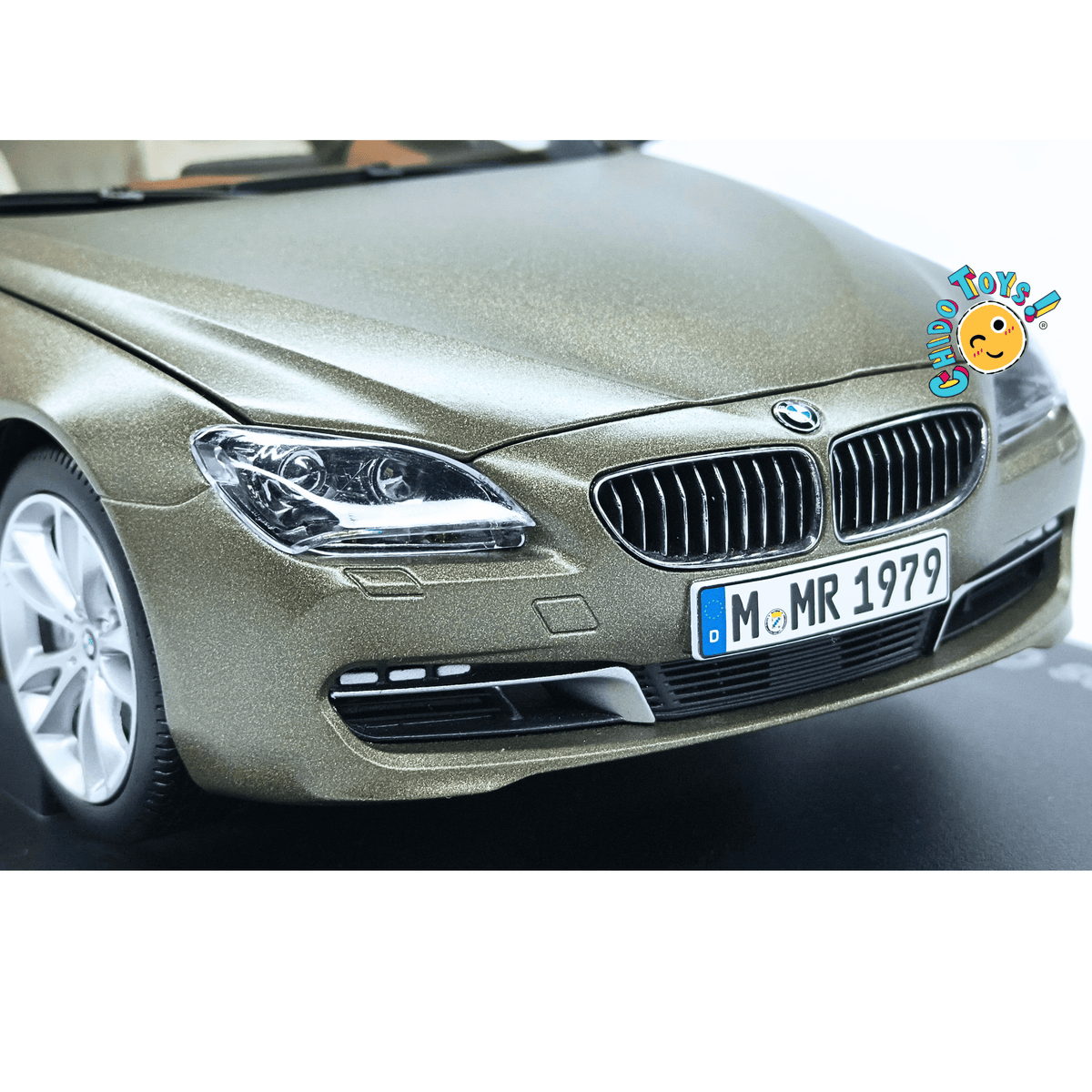 BMW 650i Gran Coupé F06 Dealer Edition 1:18 Frozen Bronze con apertura total - Chido Toys