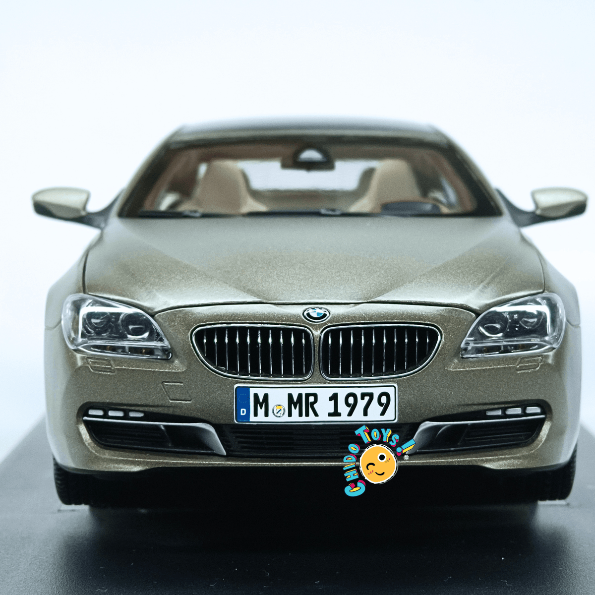 BMW 650i Gran Coupé F06 Dealer Edition 1:18 Frozen Bronze con apertura total - Chido Toys