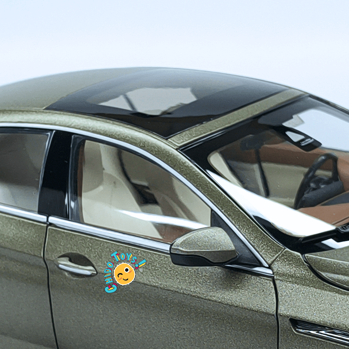 BMW 650i Gran Coupé F06 Dealer Edition 1:18 Frozen Bronze con apertura total - Chido Toys