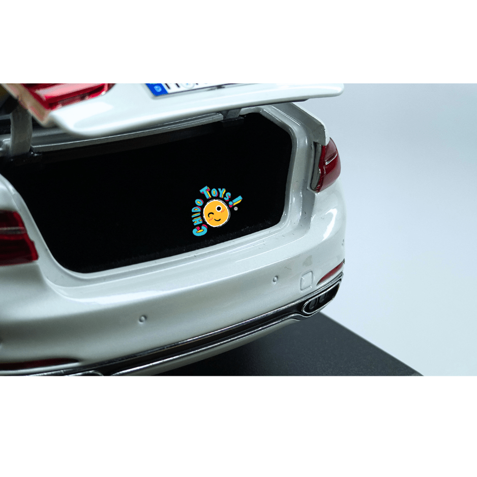 BMW 750Li G12 Dealer Edition Paragon 1:18 Mineral White apertura total - Chido Toys