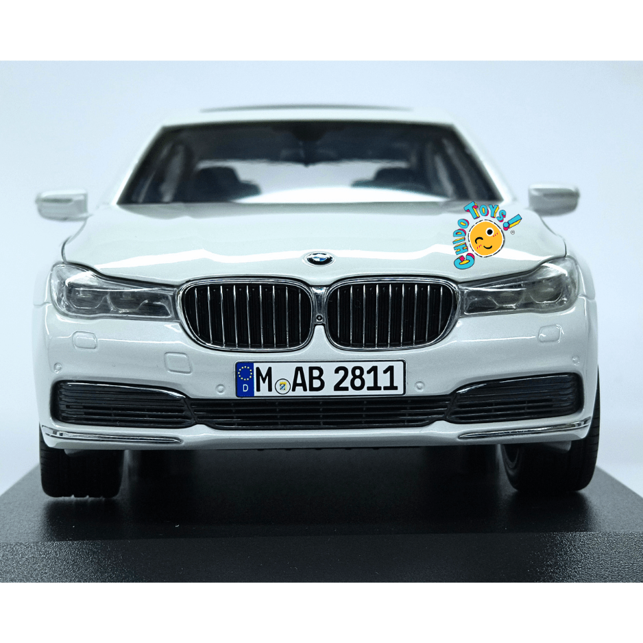 BMW 750Li G12 Dealer Edition Paragon 1:18 Mineral White apertura total - Chido Toys