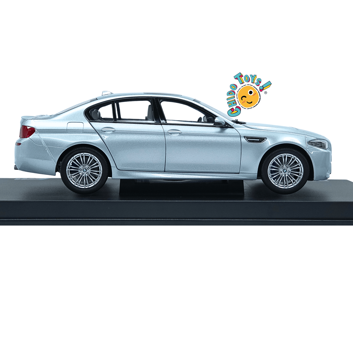 BMW M5 F10 2012 1:18 Silverstone Metallic – Edición BMW Collection - Chido Toys