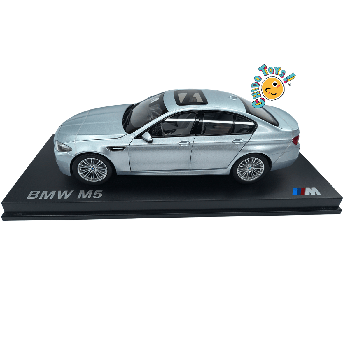 BMW M5 F10 2012 1:18 Silverstone Metallic – Edición BMW Collection - Chido Toys