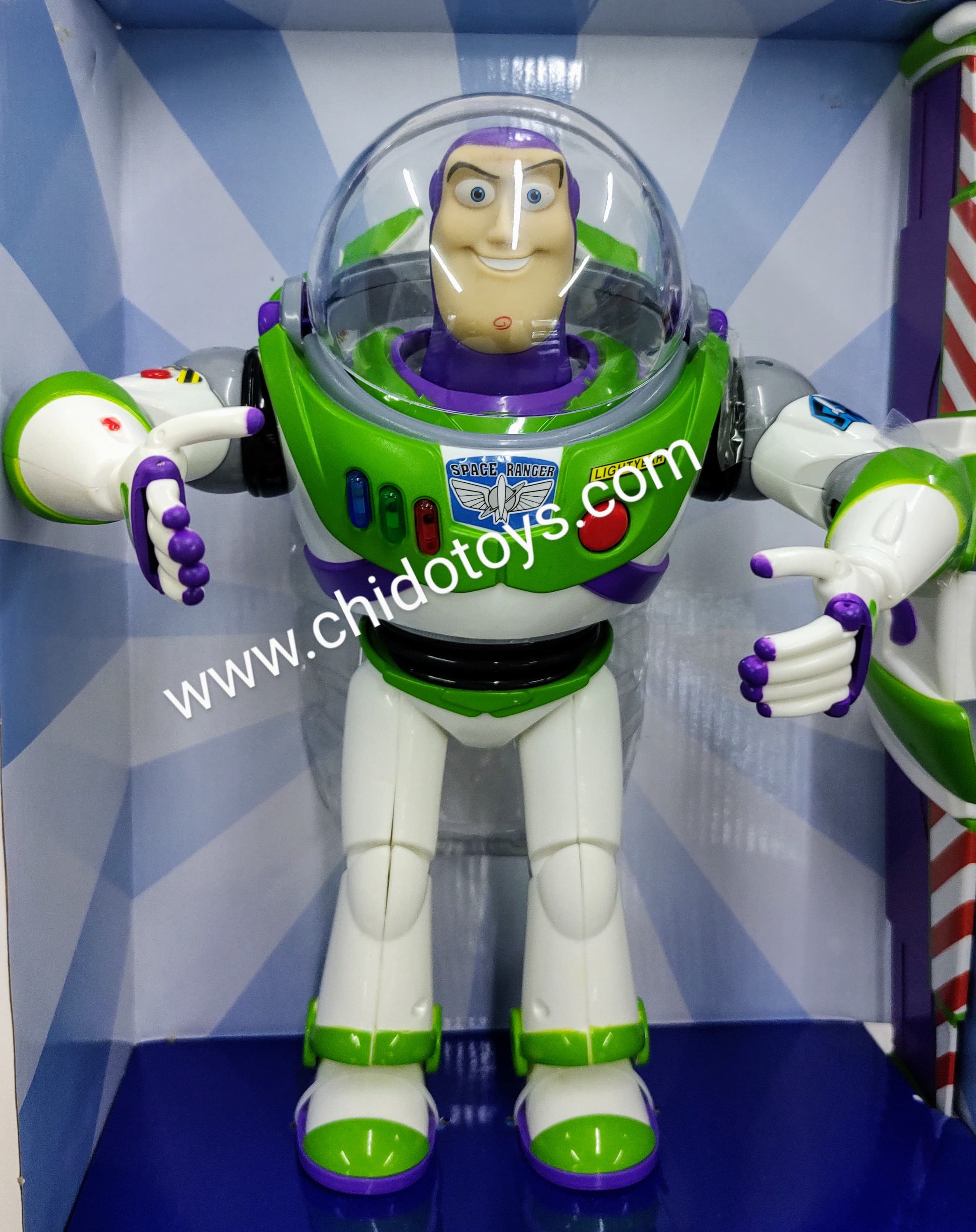 Buzz Lightyear con Alas, frases en español y brilla en la oscuridad - Chido Toys