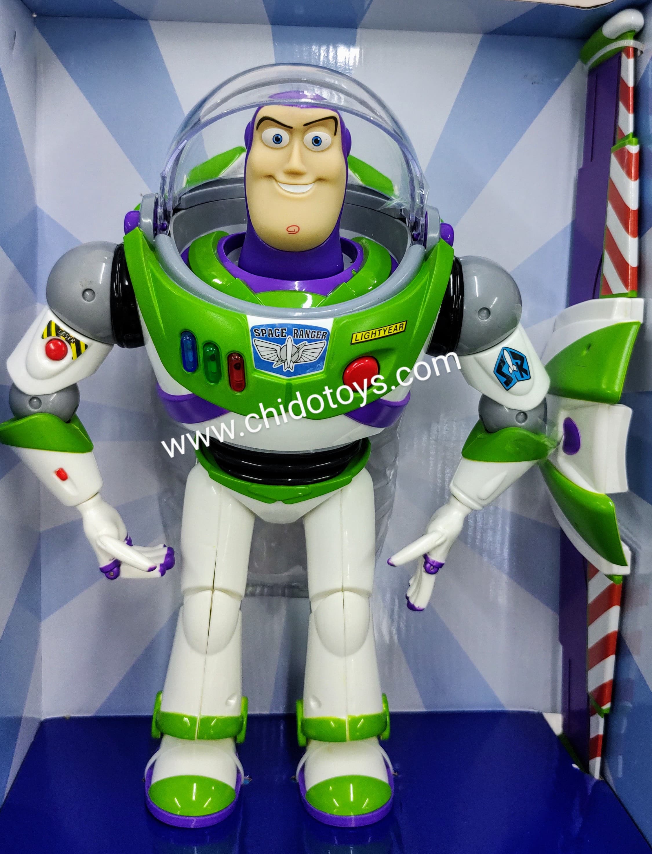 Buzz Lightyear con Alas, frases en español y brilla en la oscuridad - Chido Toys