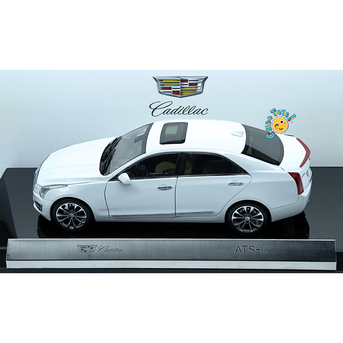 Cadillac ATS-L Dealer Edition 1:18 blanco con apertura total - Chido Toys