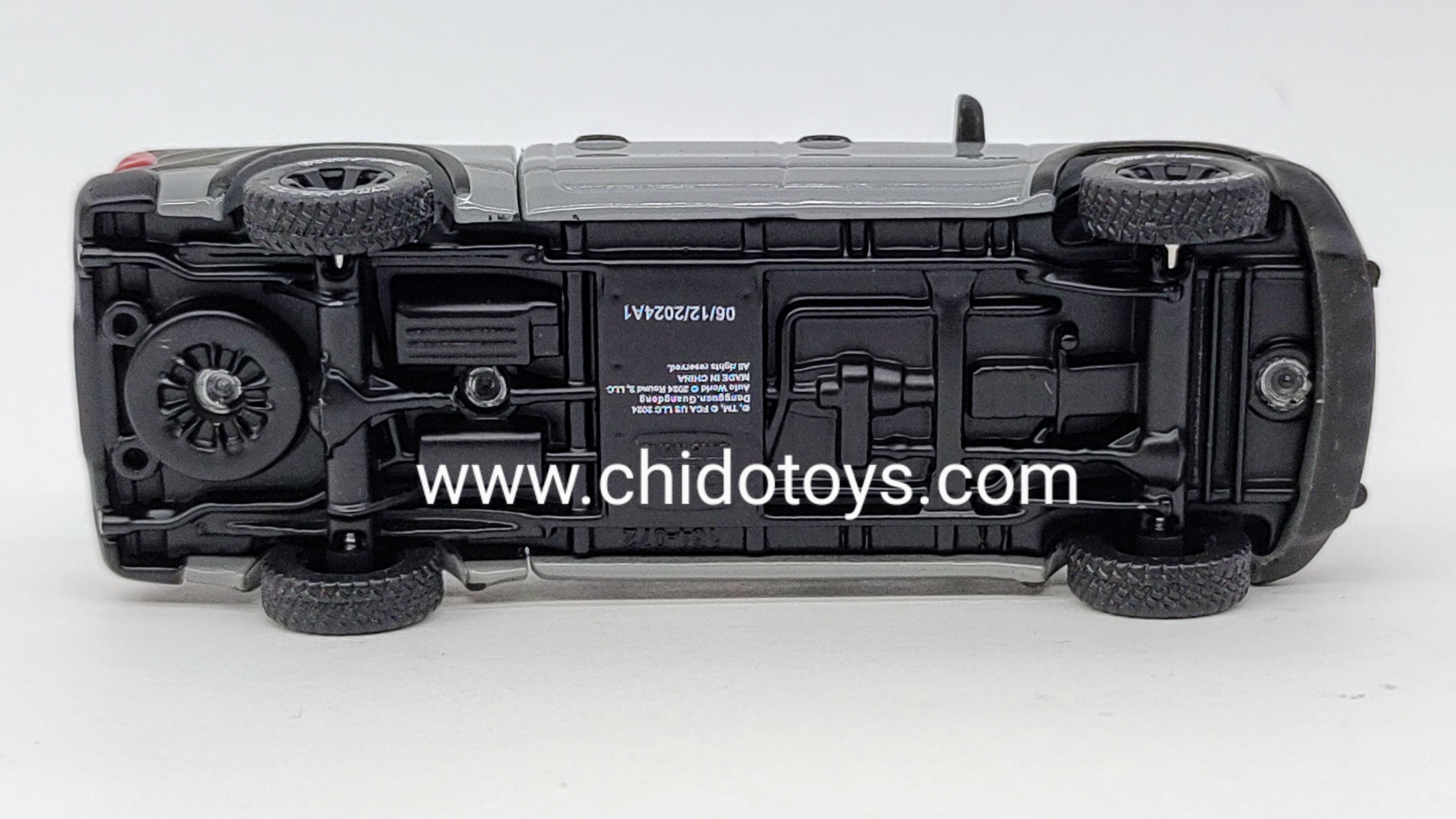 Camioneta a escala marca AutoWorld, Model RAM 1500 Rebel 2023 - Chido Toys