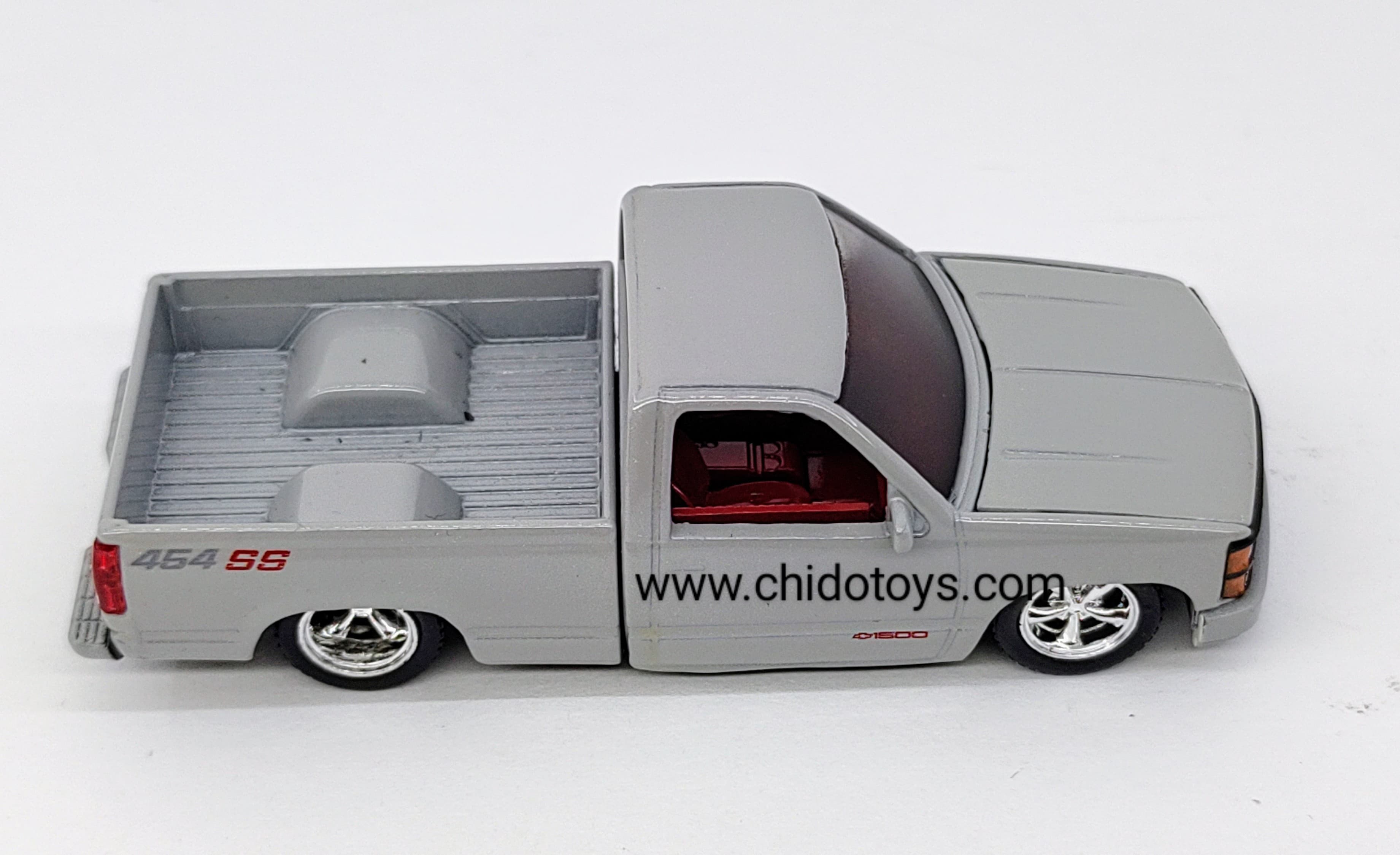 Camioneta a escala marca M2, Modelo Chevrolet C1500 SS 454 1991. - Chido Toys