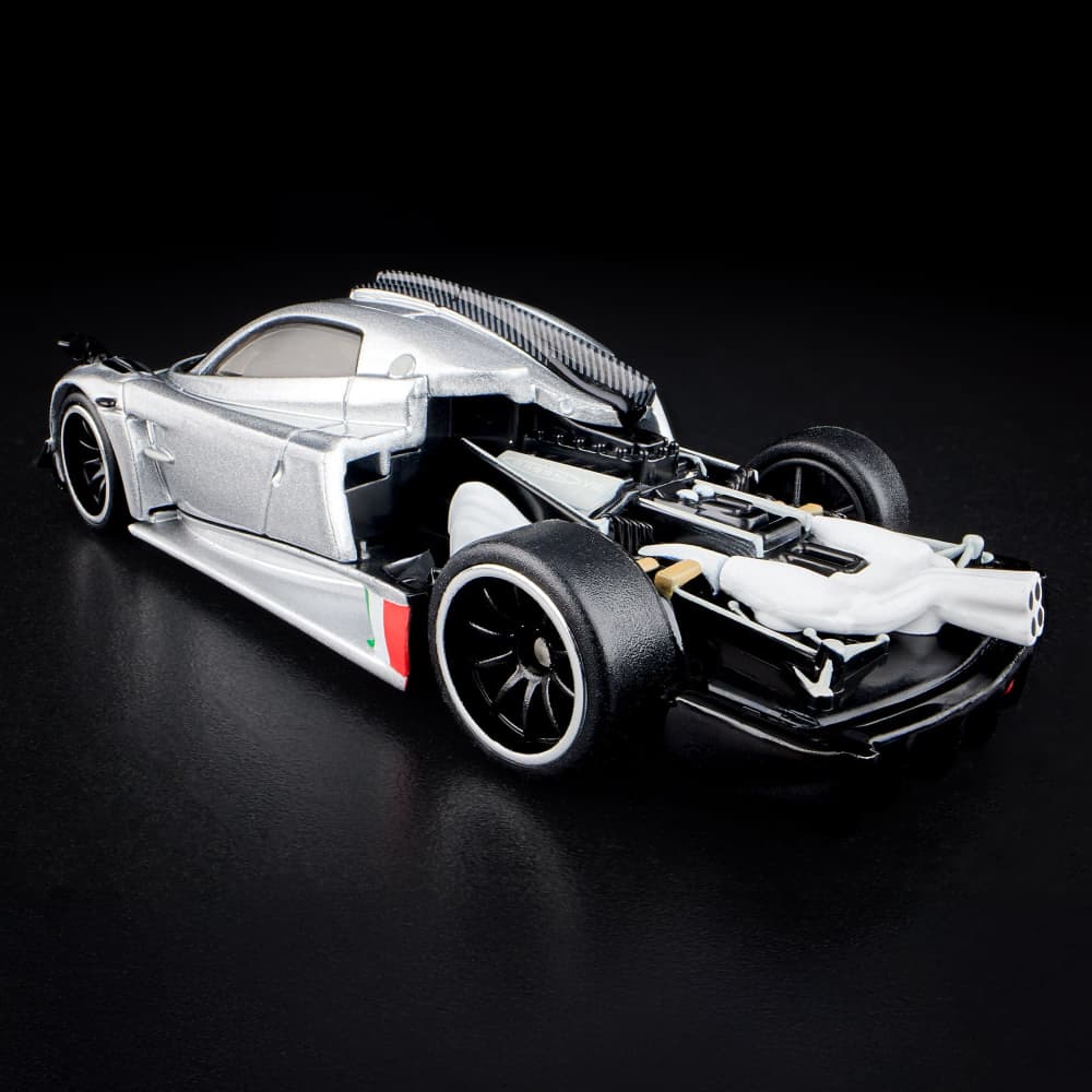 Hot Wheels RLC ’21 Pagani Huayra R 1:64 Pearl Silver con motor V12-R