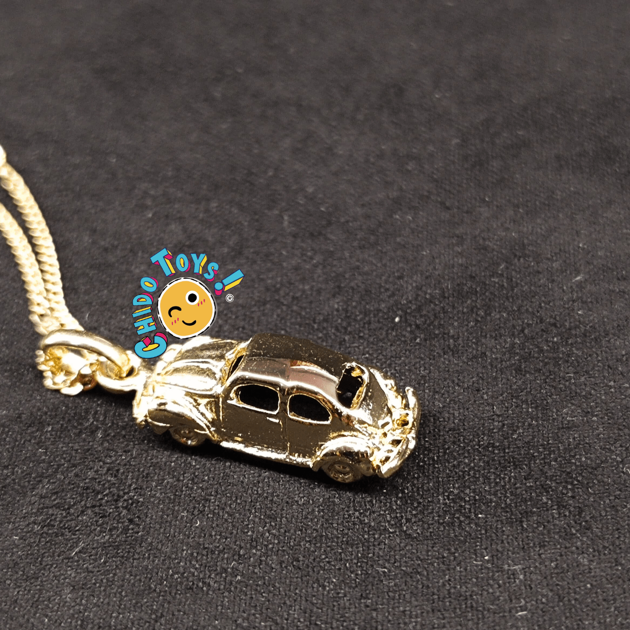 Dije Vocho en Oro Laminado con Cadena Veneziana – Regalo Ideal para Amantes del Auto Clásico - Chido Toys