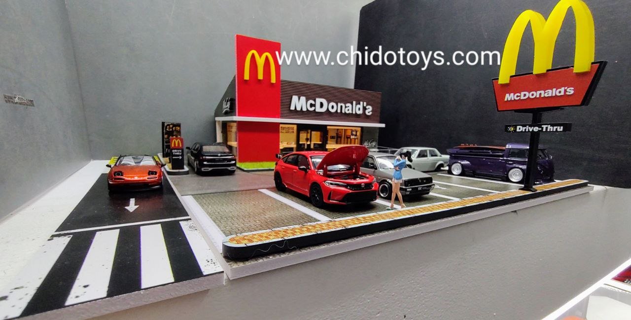 Diorama marca G - Fans modelo McDonald's - Agencia Lambo. - Chido Toys