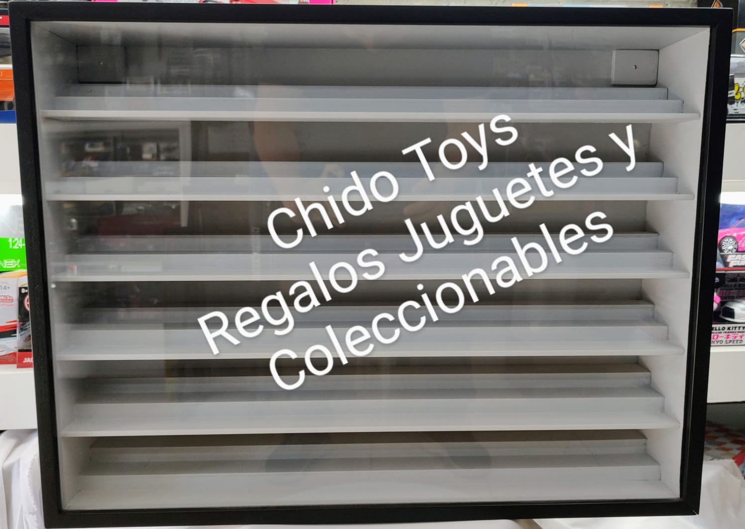 Exhibidor con iluminación LED con capacidad para 120 piezas - Chido Toys