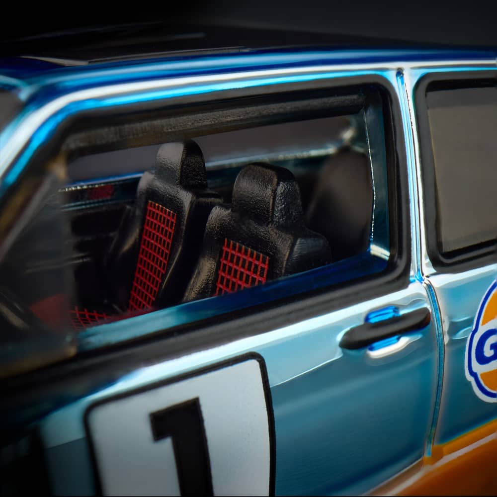 Hot Wheels RLC 1976 Volkswagen Golf MK1 GTI Gulf 1:64 con cofre abatible