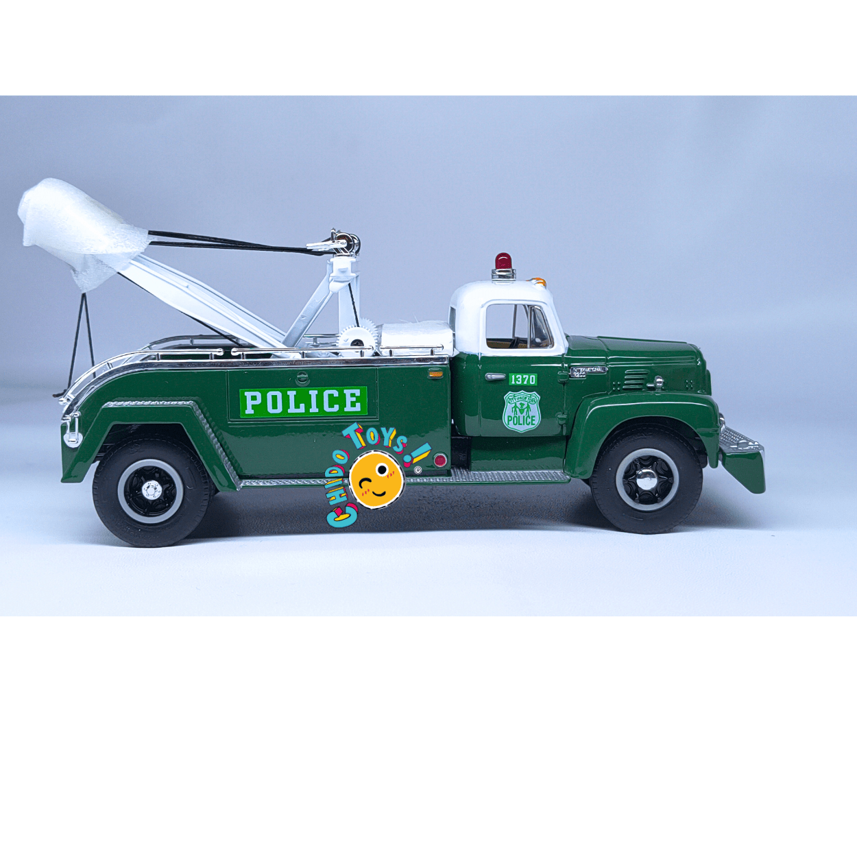 Grúa de Policía 1957 International R - 200 First Gear 1:34 – Modelo Diecast Metálico - Chido Toys
