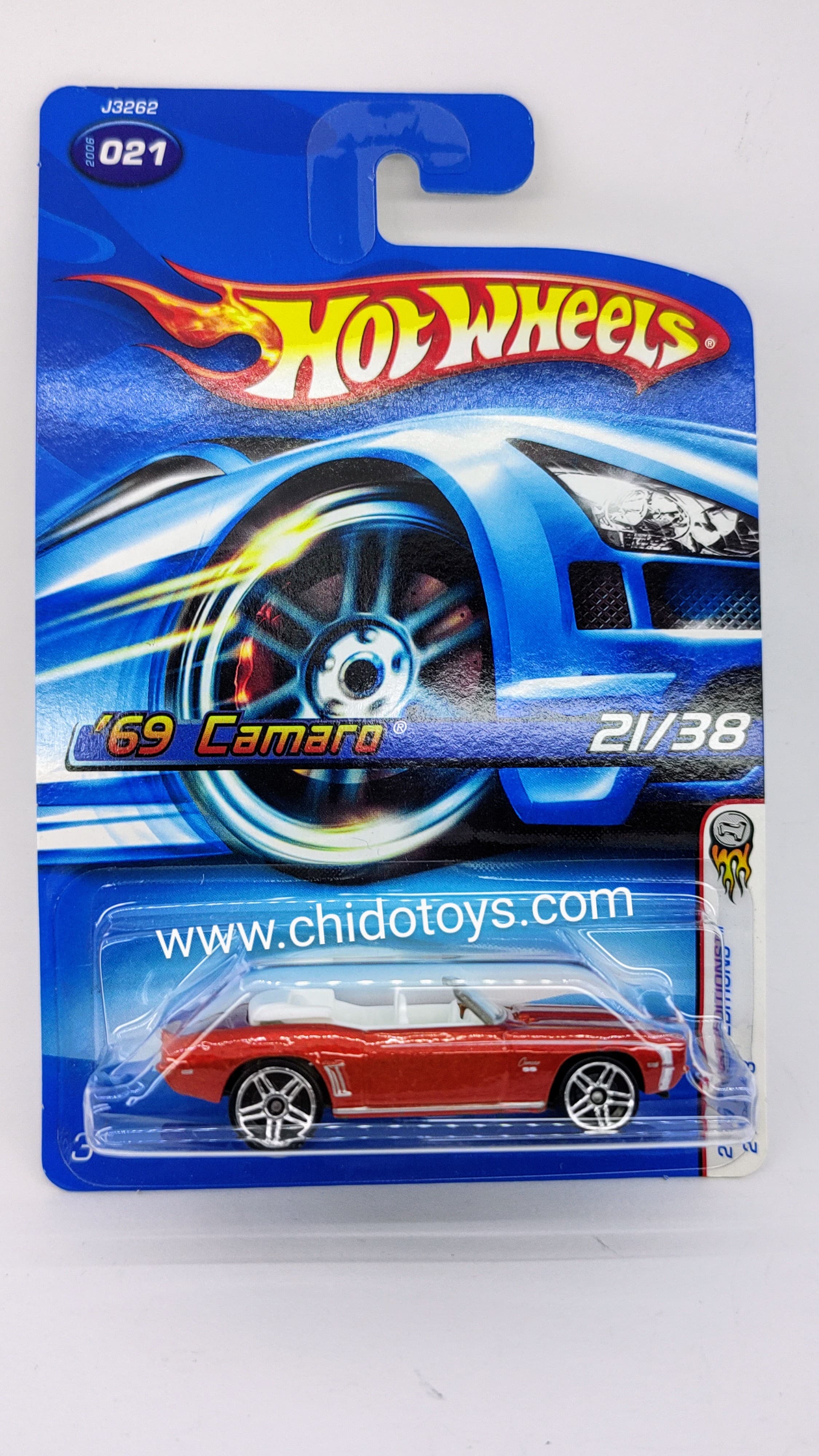 Hot Wheels Básico, Primera Edición del año 2006 (21/38) Camaro 1969 - Chido Toys