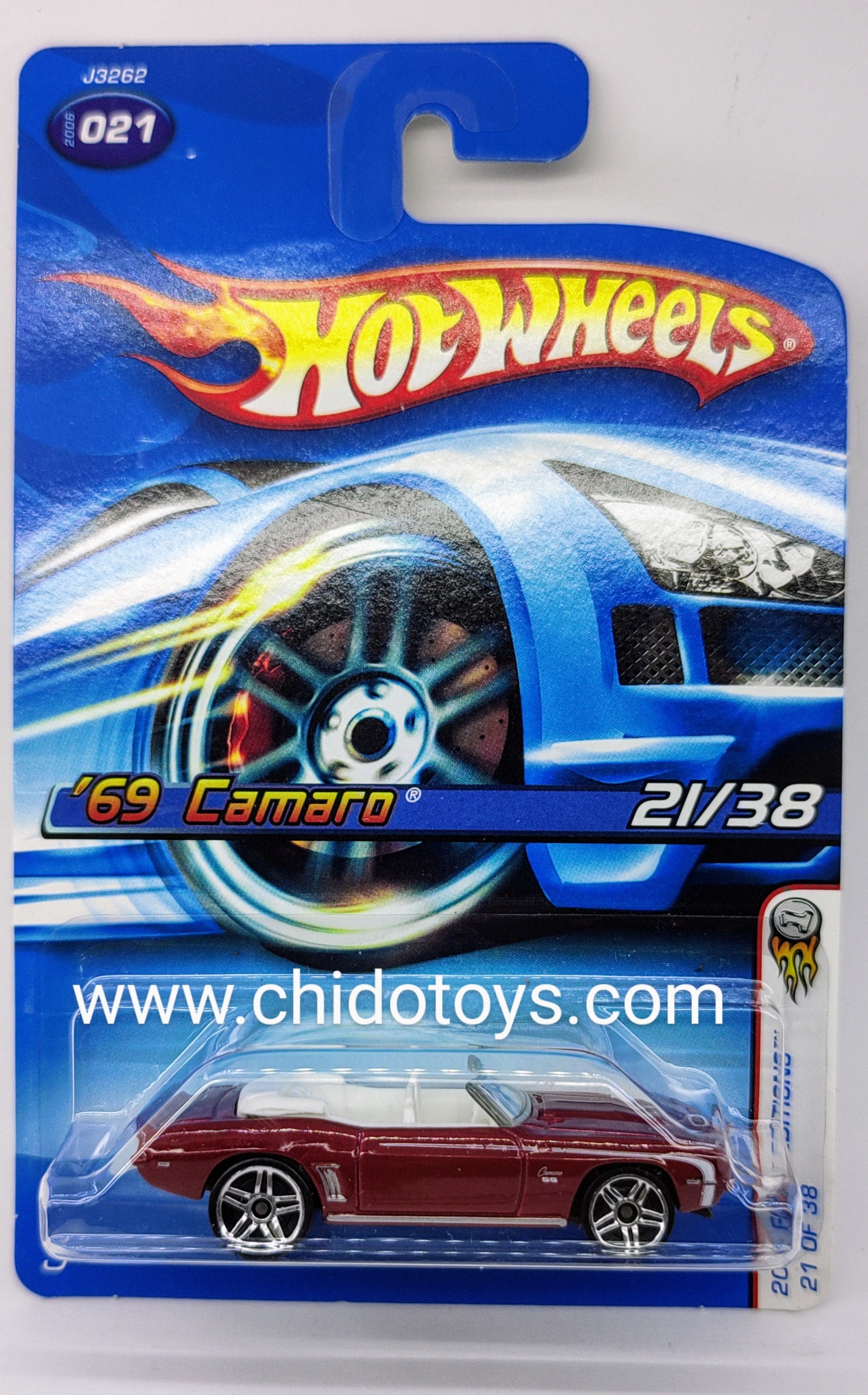 Hot Wheels Básico, Primera Edición del año 2006 (21/38) Camaro 1969 - Chido Toys