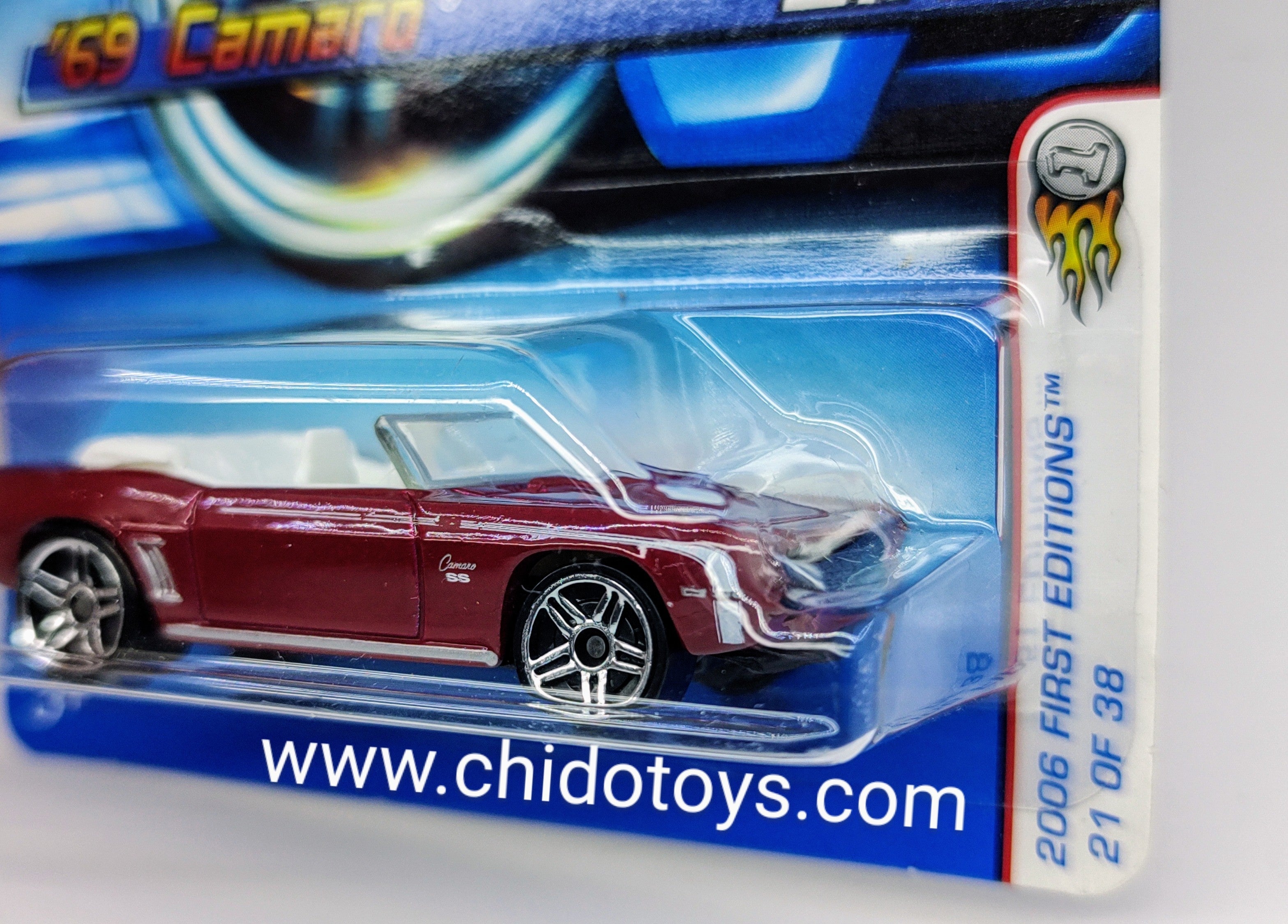 Hot Wheels Básico, Primera Edición del año 2006 (21/38) Camaro 1969 - Chido Toys