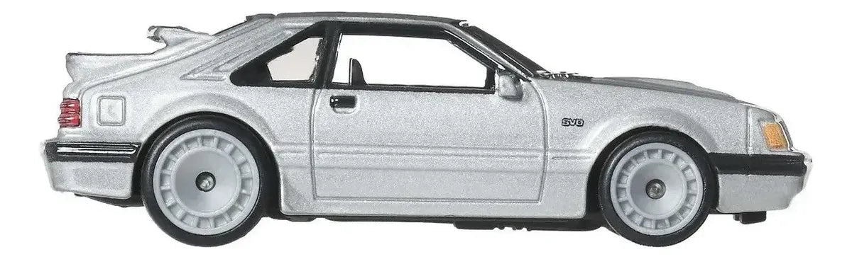 Hot Wheels Premium '84 Mustang SVO Power Trip 1:64 Plata - Chido Toys