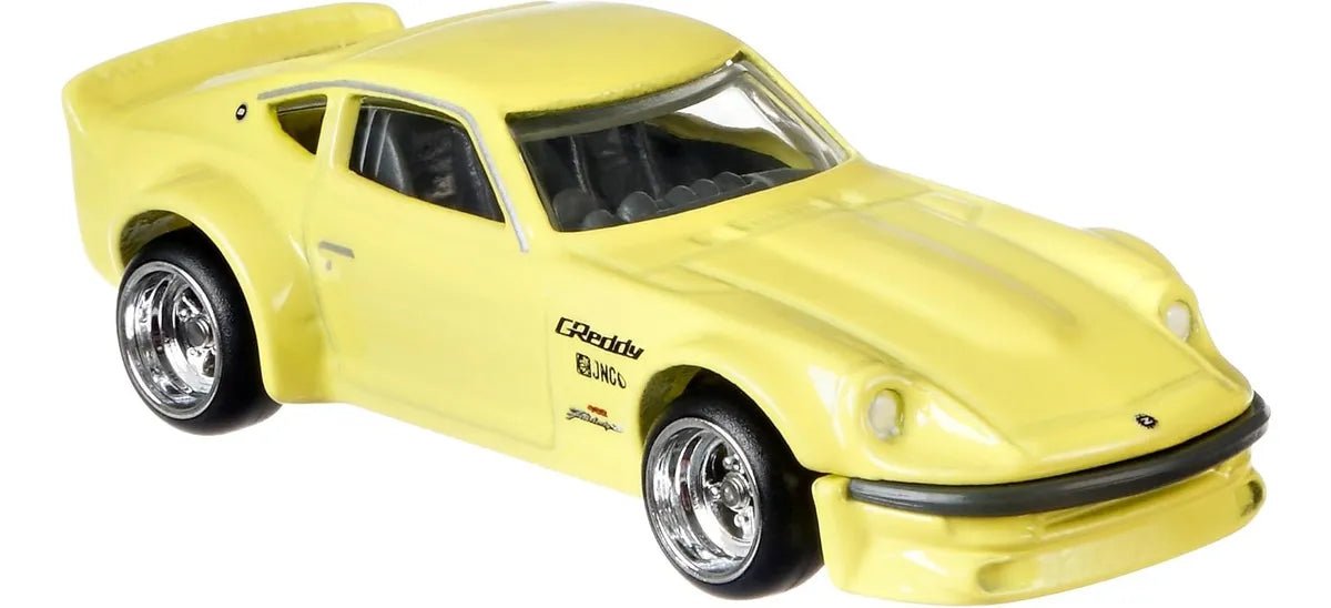 Hot Wheels Premium Datsun 240Z Amarillo – Japan Historics 2 Car Culture 1/64 - Chido Toys