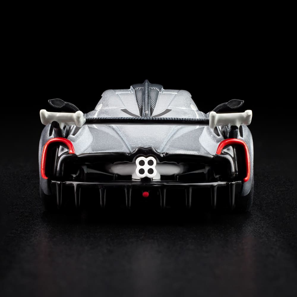 Hot Wheels RLC ’21 Pagani Huayra R 1:64 Pearl Silver con motor V12-R