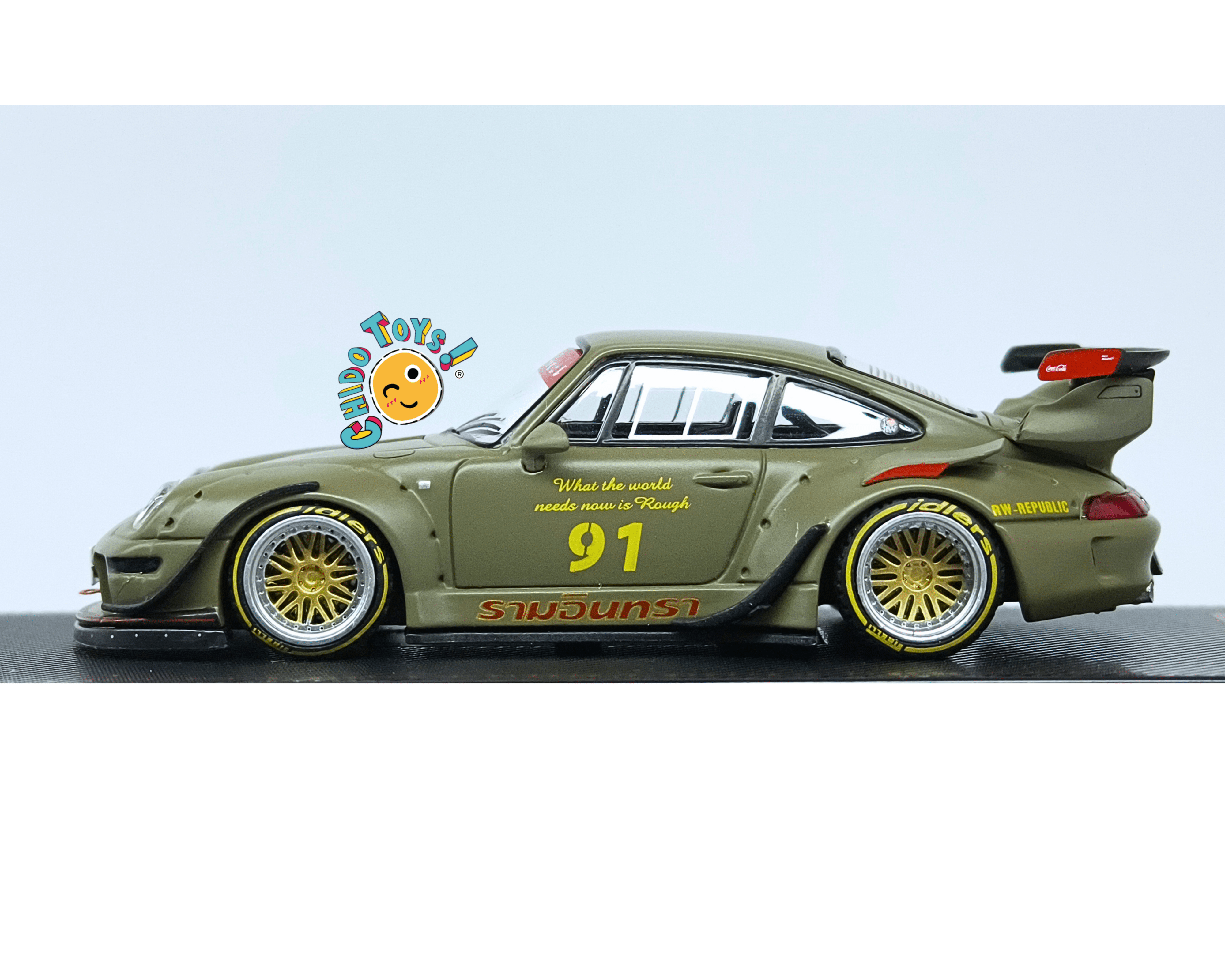 Ignition Model RWB 993 1:64 verde militar con capelo - Chido Toys
