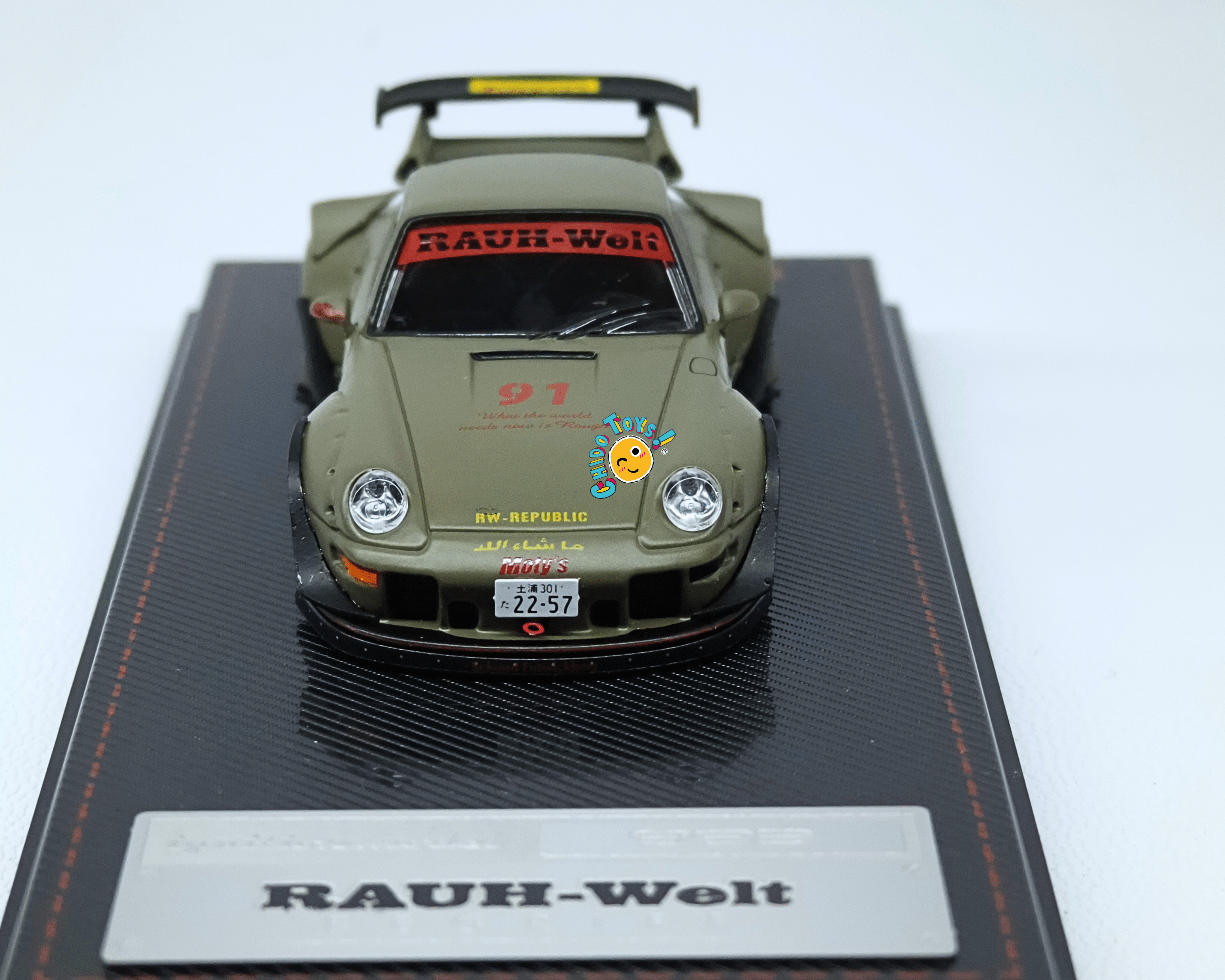 Ignition Model RWB 993 1:64 verde militar con capelo - Chido Toys