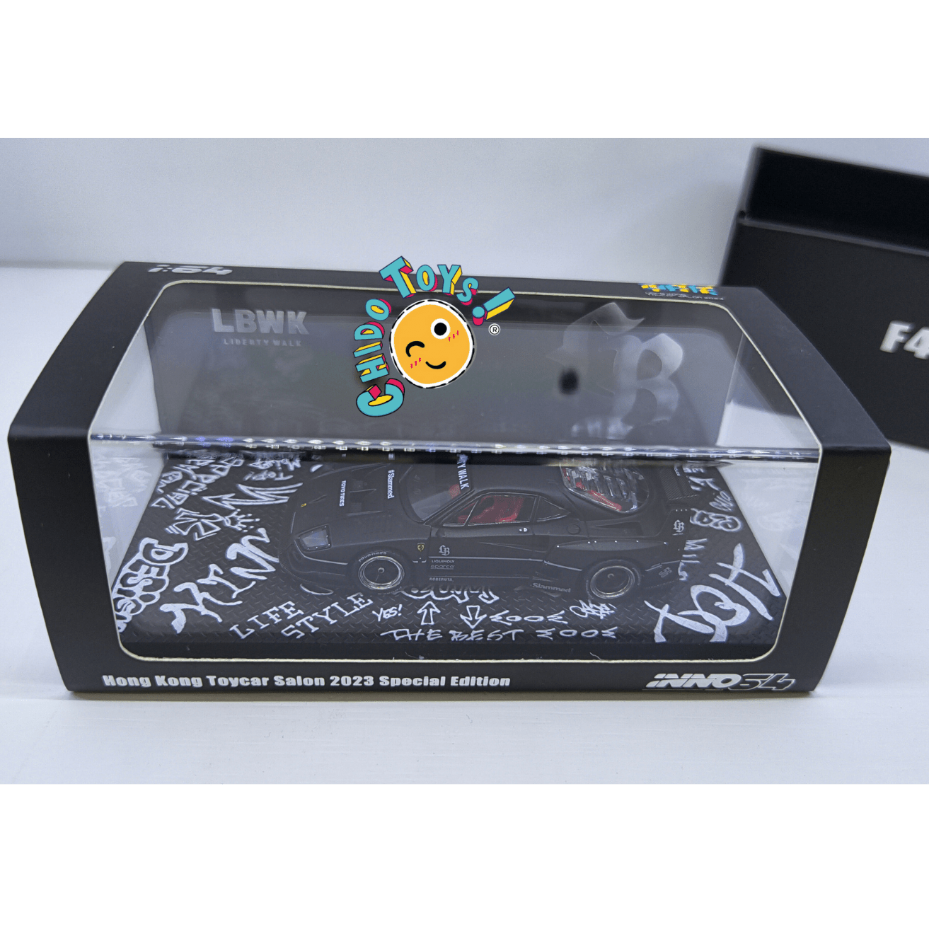 Inno64 F40 Liberty Walk 1:64 negro mate edición especial - Chido Toys