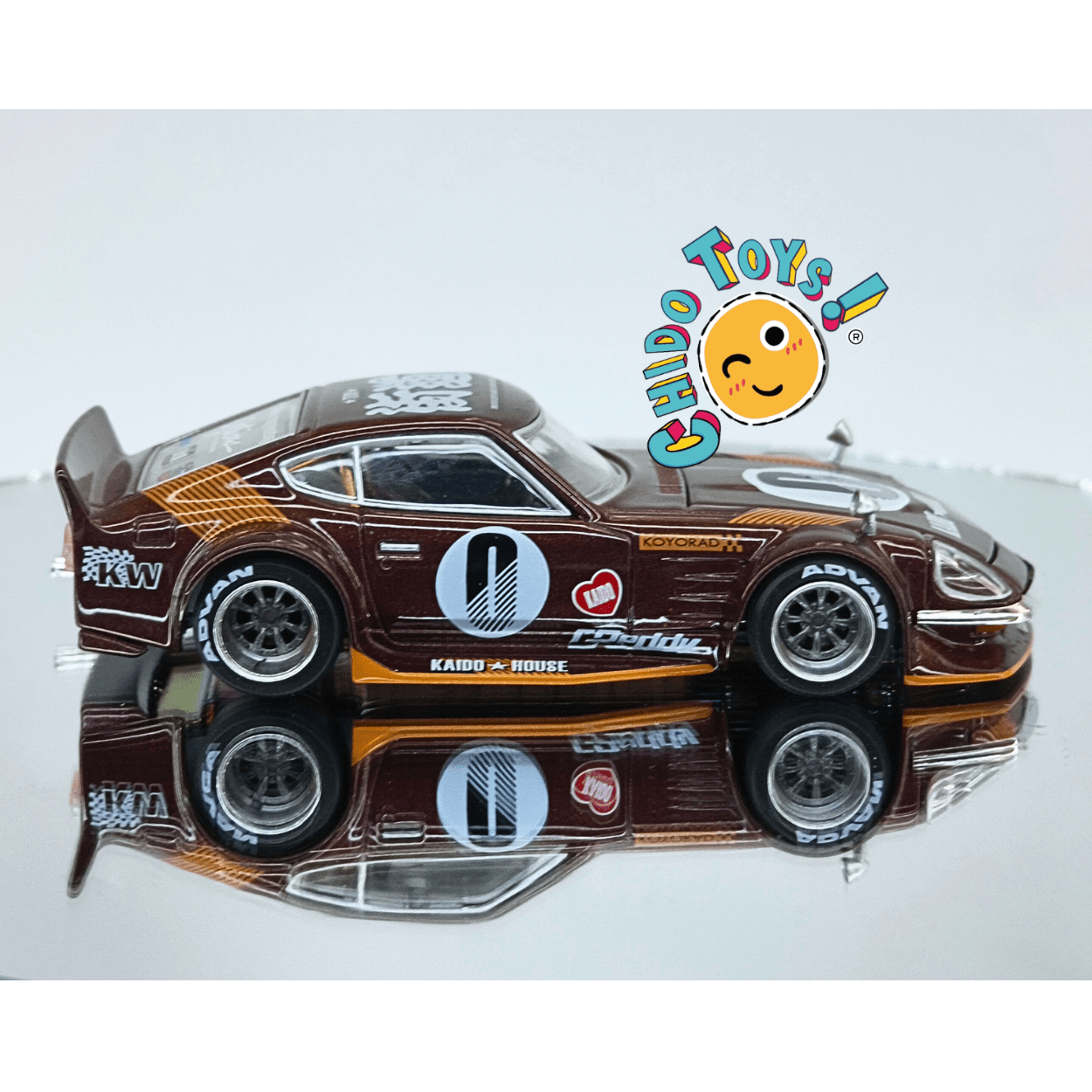 Kaido 023 House Fairlady Z 1971 1:64 café metálico, cofre móvil - Chido Toys