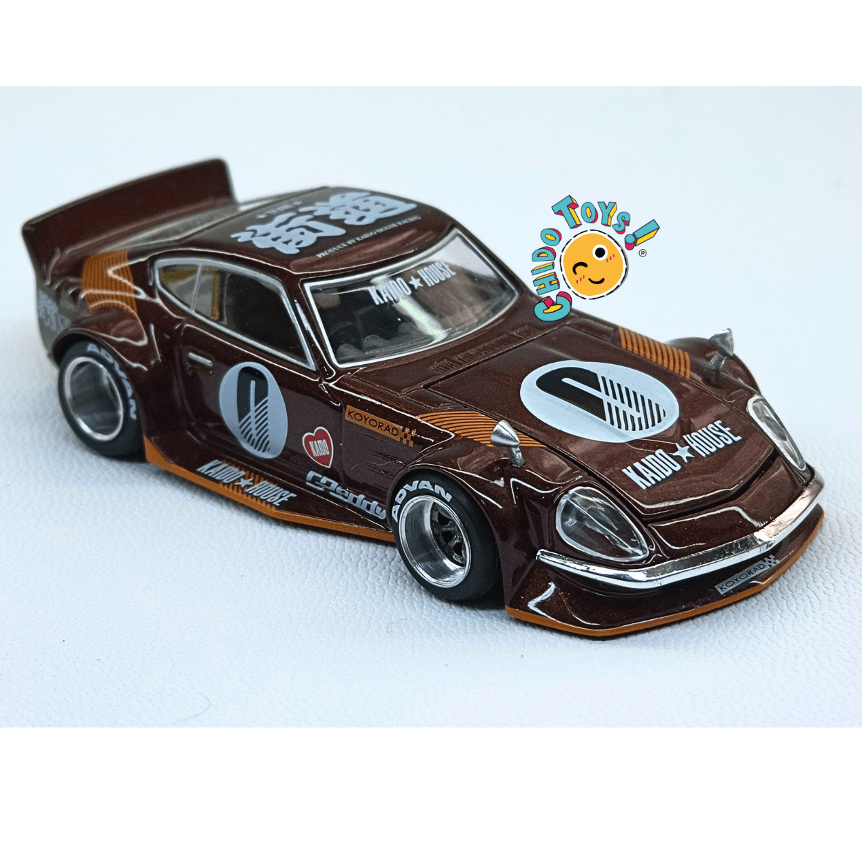 Kaido 023 House Fairlady Z 1971 1:64 café metálico, cofre móvil - Chido Toys