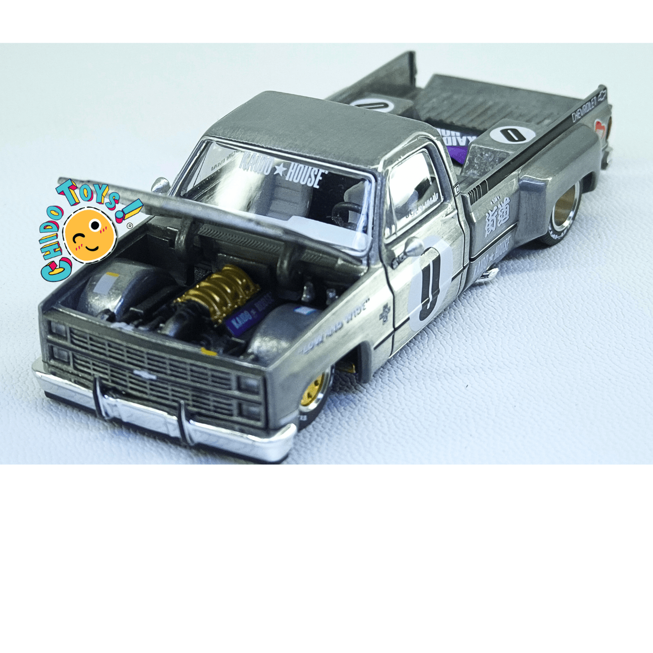 Kaido House 084 Chevrolet Silverado Dually Primera Edición CHASE 1:64 - Chido Toys