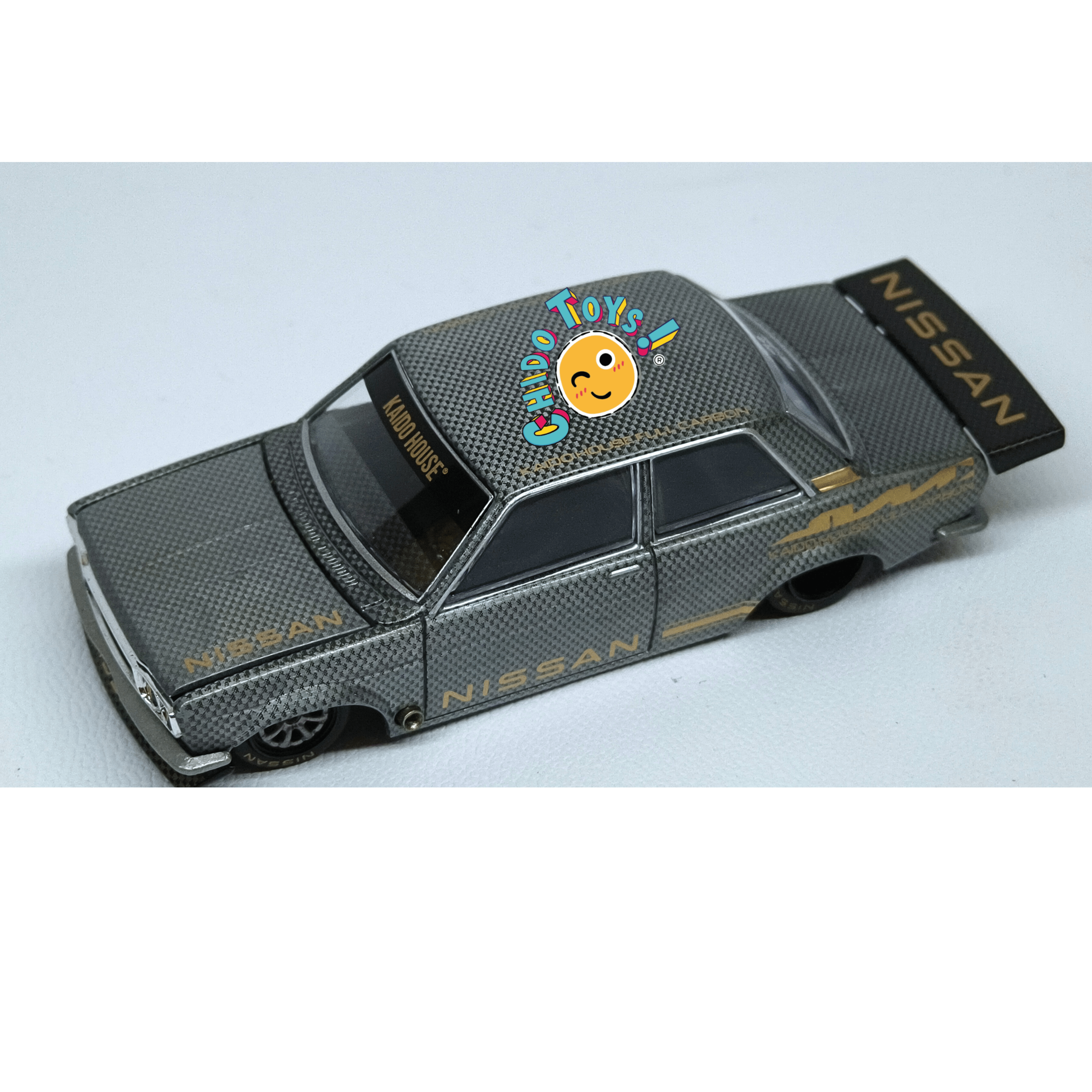 Kaido House Datsun 510 Pro Street 110 CHASE 1:64 carbono - Chido Toys