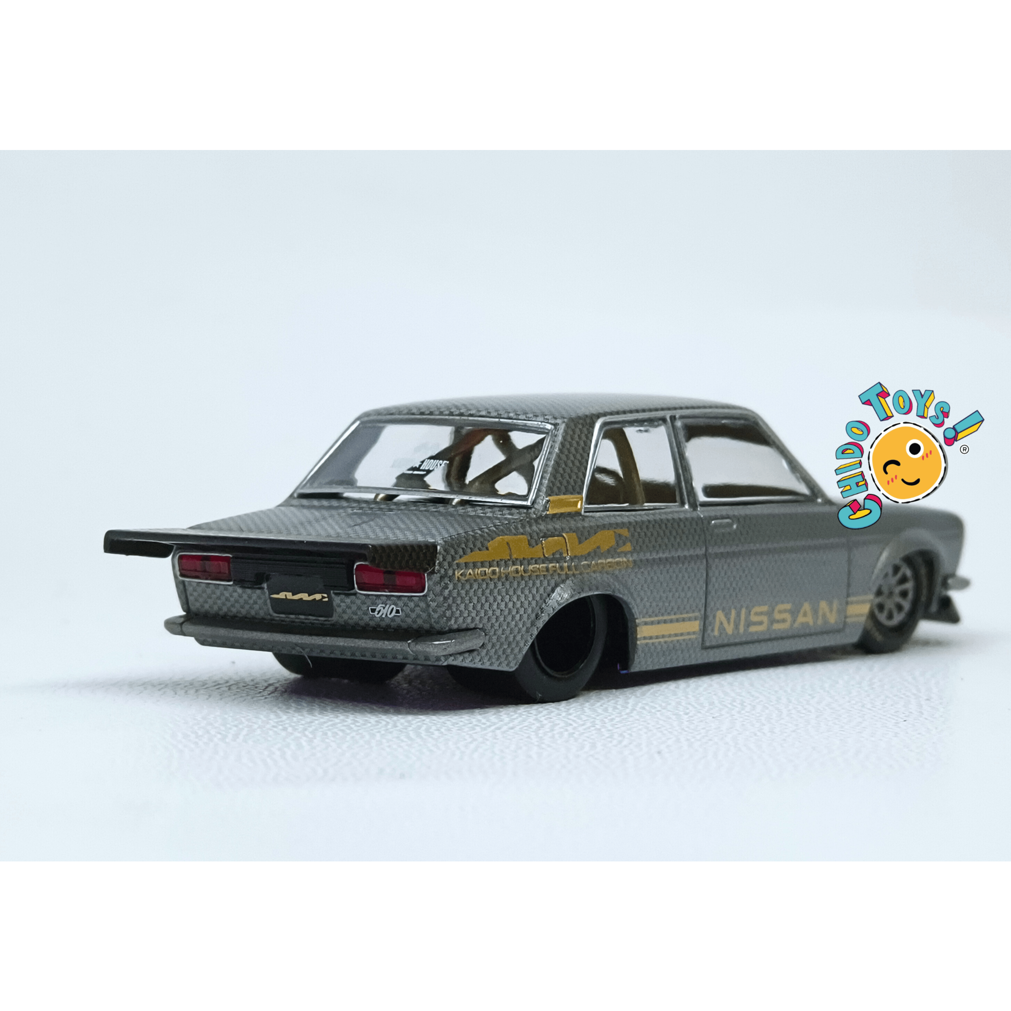Kaido House Datsun 510 Pro Street 110 CHASE 1:64 carbono - Chido Toys
