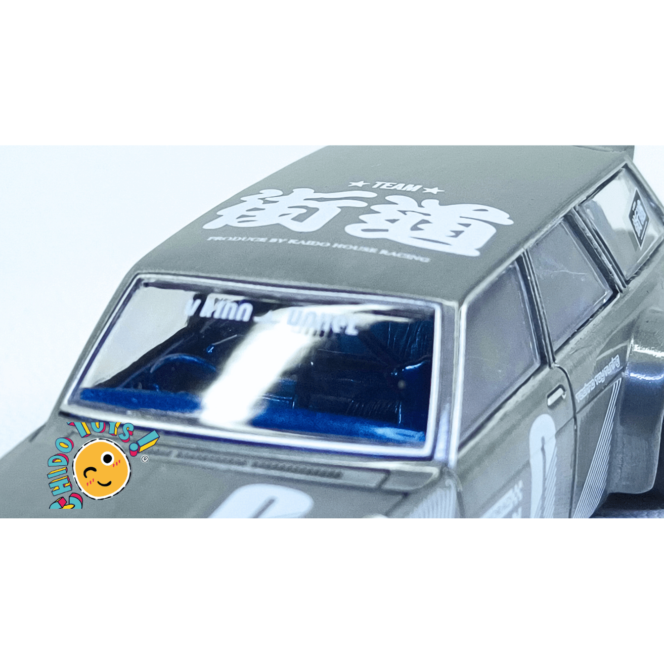Kaido House Datsun 510 Wagon CHASE 1:64 gris metálico - Chido Toys