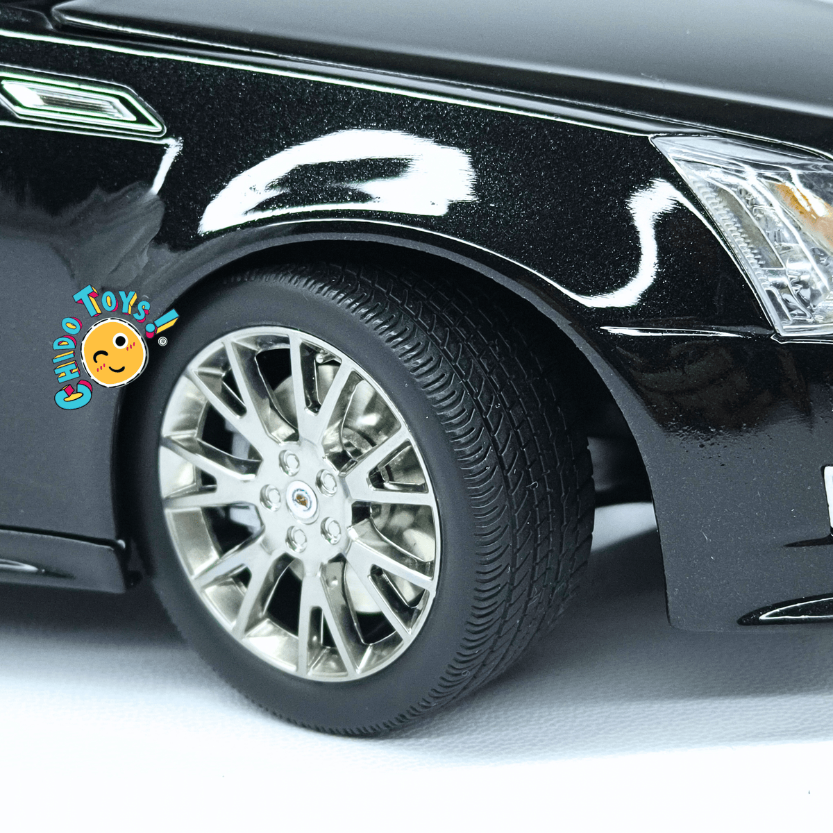 Kyosho Cadillac CTS Coupé 1:18 Black Metallic con apertura total - Chido Toys