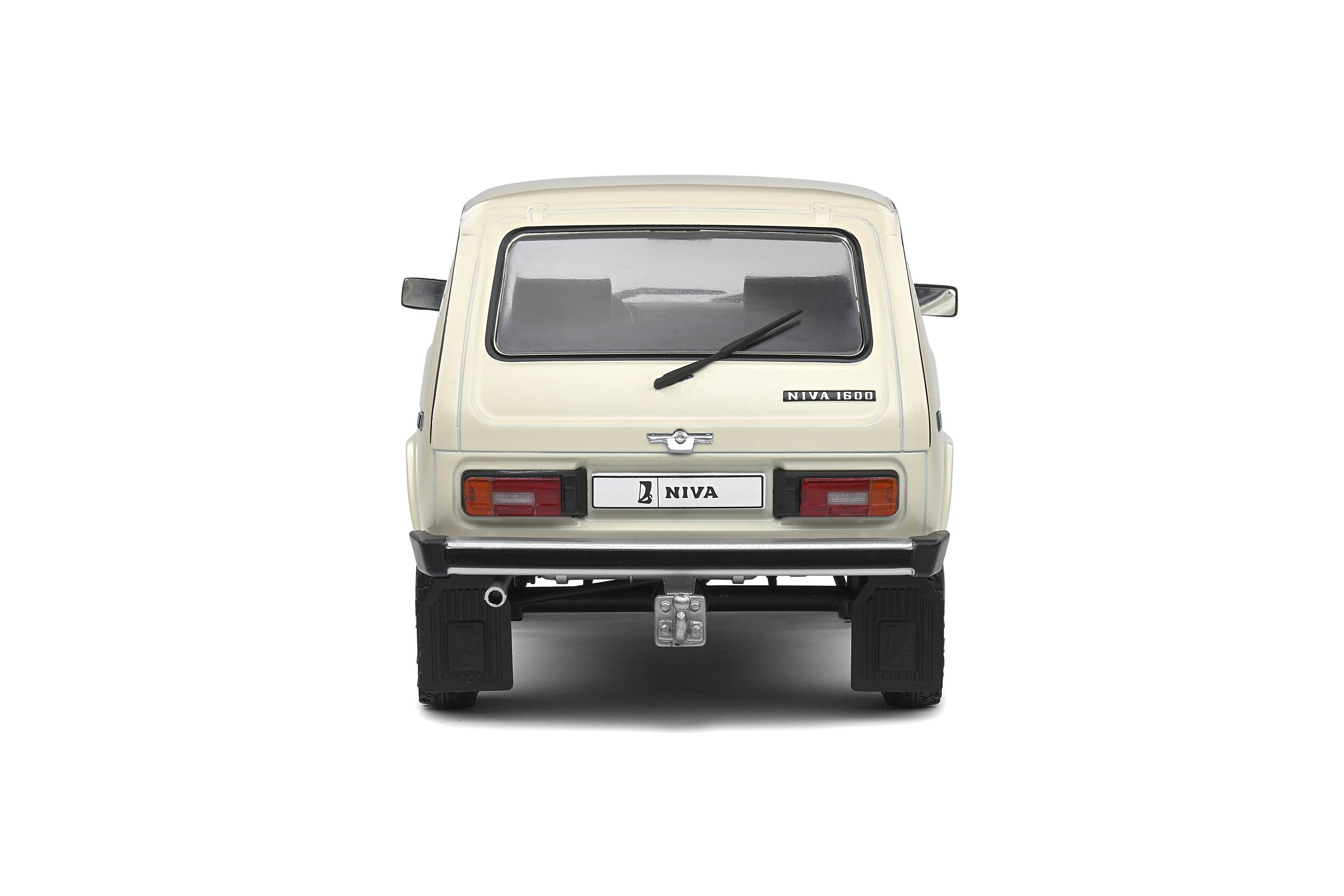 Solido Lada Niva 1600 1980 1:18 color crema clásico