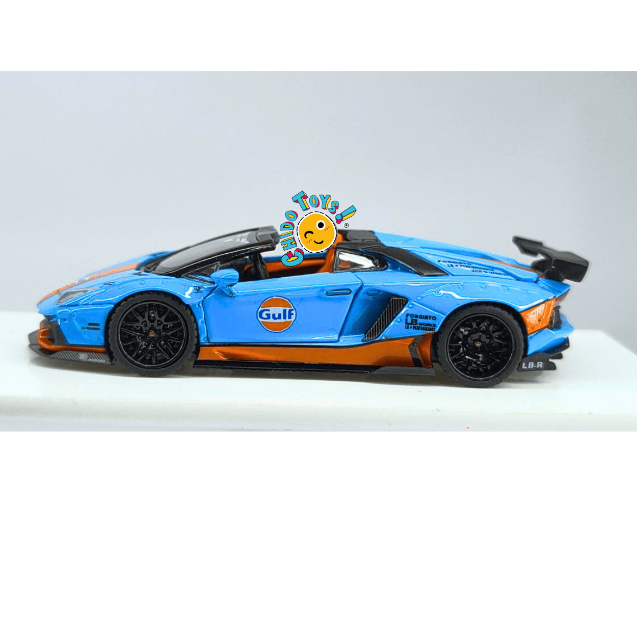 Lamborghini Aventador Roadster LP - 7004 - Chido Toys