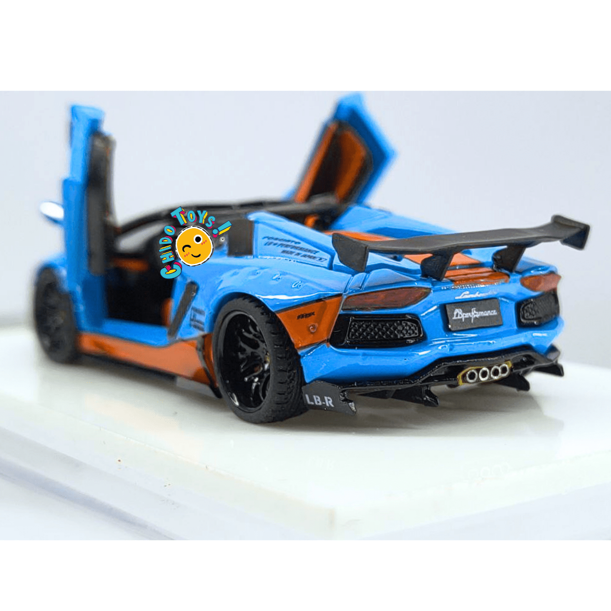 Lamborghini Aventador Roadster LP - 7004 - Chido Toys
