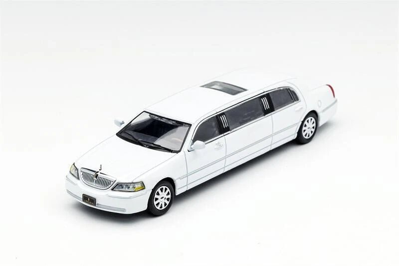 LCD Models Lincoln Town Car Limousine 2003 1:64 blanco con capelo - Chido Toys
